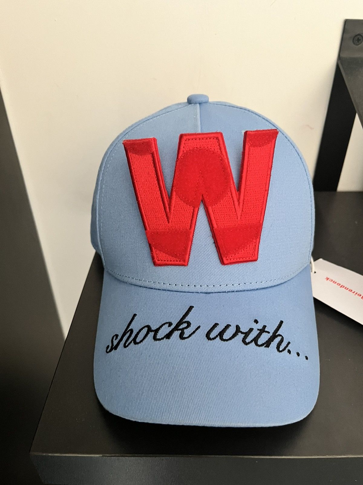 Walter Van Beirendonck Walter Van Bierendonck SS25 W Slogan Cap Size ONE SIZE - 1 Thumbnail