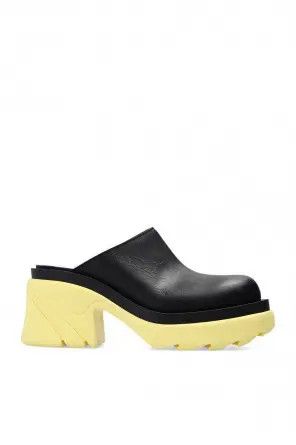 o1bcso1str0924 Yellow Sole Flash in Black