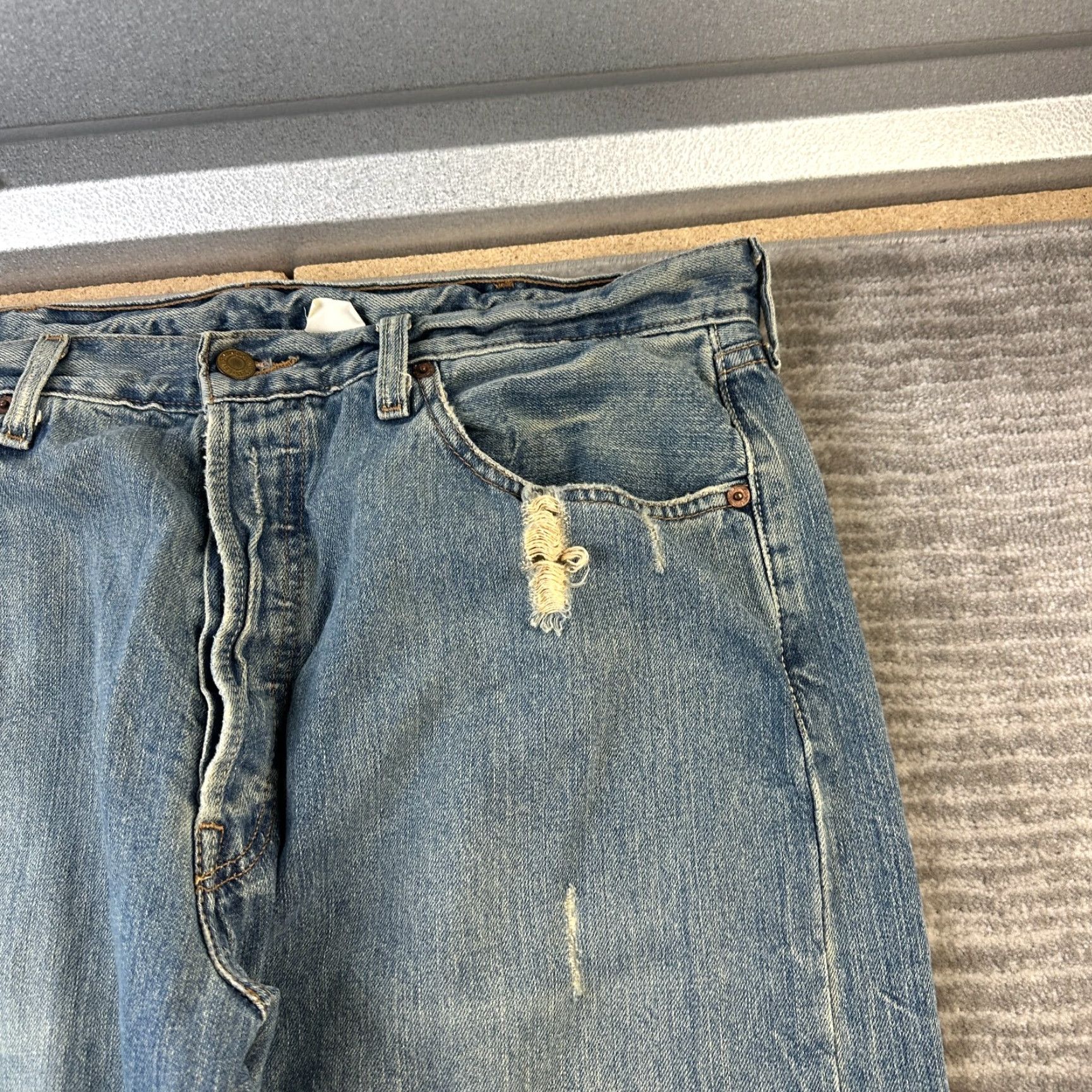 Levi's VINTAGE Levi's 501 Jeans Mens 38x32 Medium Blue Distressed 90s 2005 Regular Waist 36 Inseam 32 Size US 38 / EU 54 - 4 Thumbnail