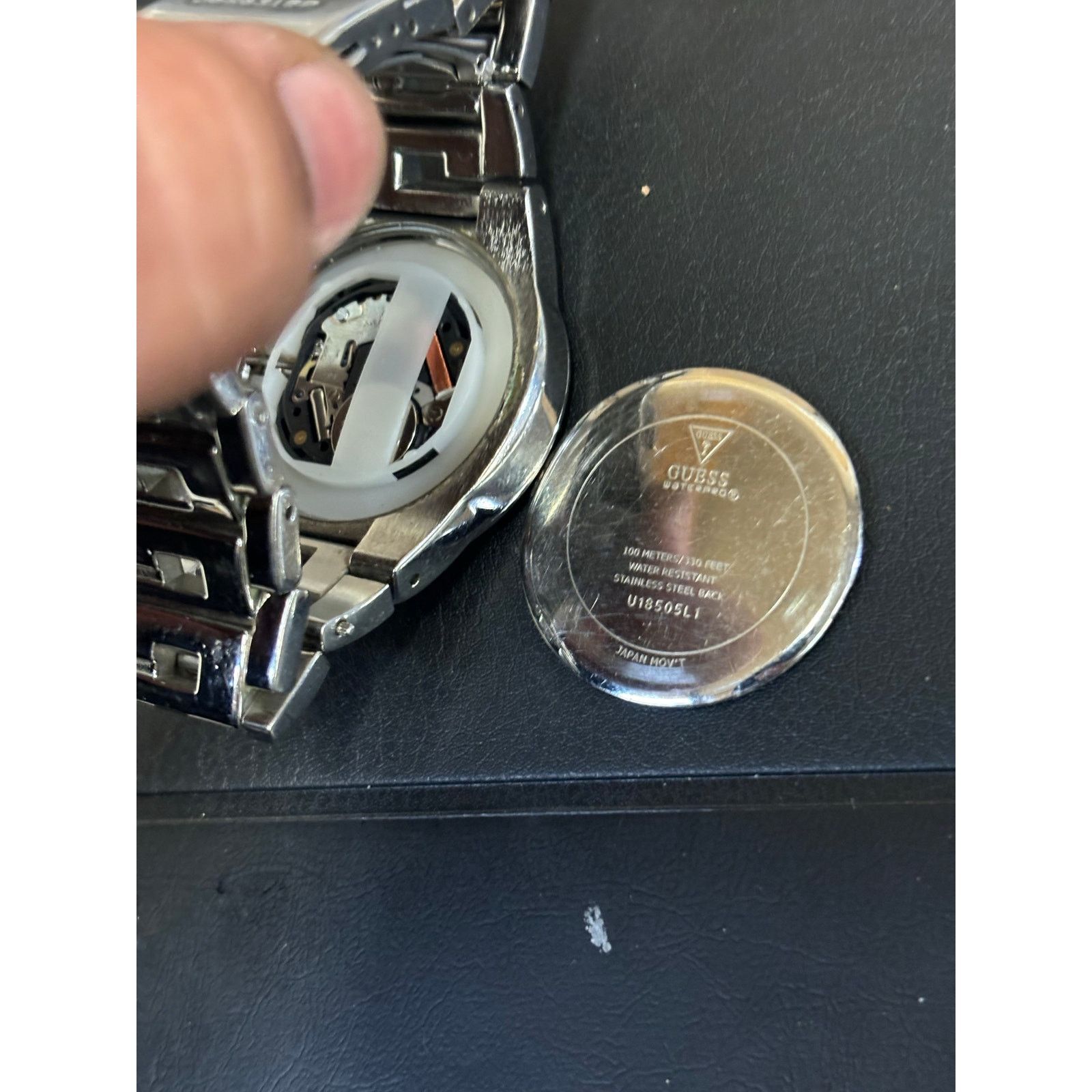 Guess Guess Silver Tone Men’s Watch! New Battery! Size ONE SIZE - 9 Thumbnail