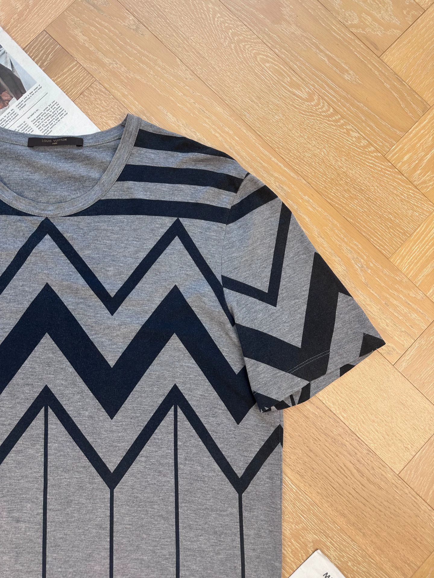 Louis Vuitton Louis Vuitton LV Grey Cotton T-Shirt XL Size US XL / EU 56 / 4 - 5 Thumbnail