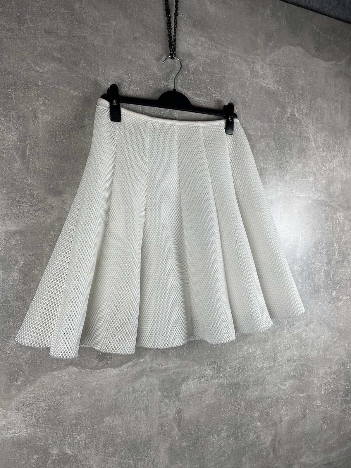 Moncler Moncler Rare White Textured Mesh Flared A Line Skirt Size 30" / US 8 / IT 44 - 3 Thumbnail