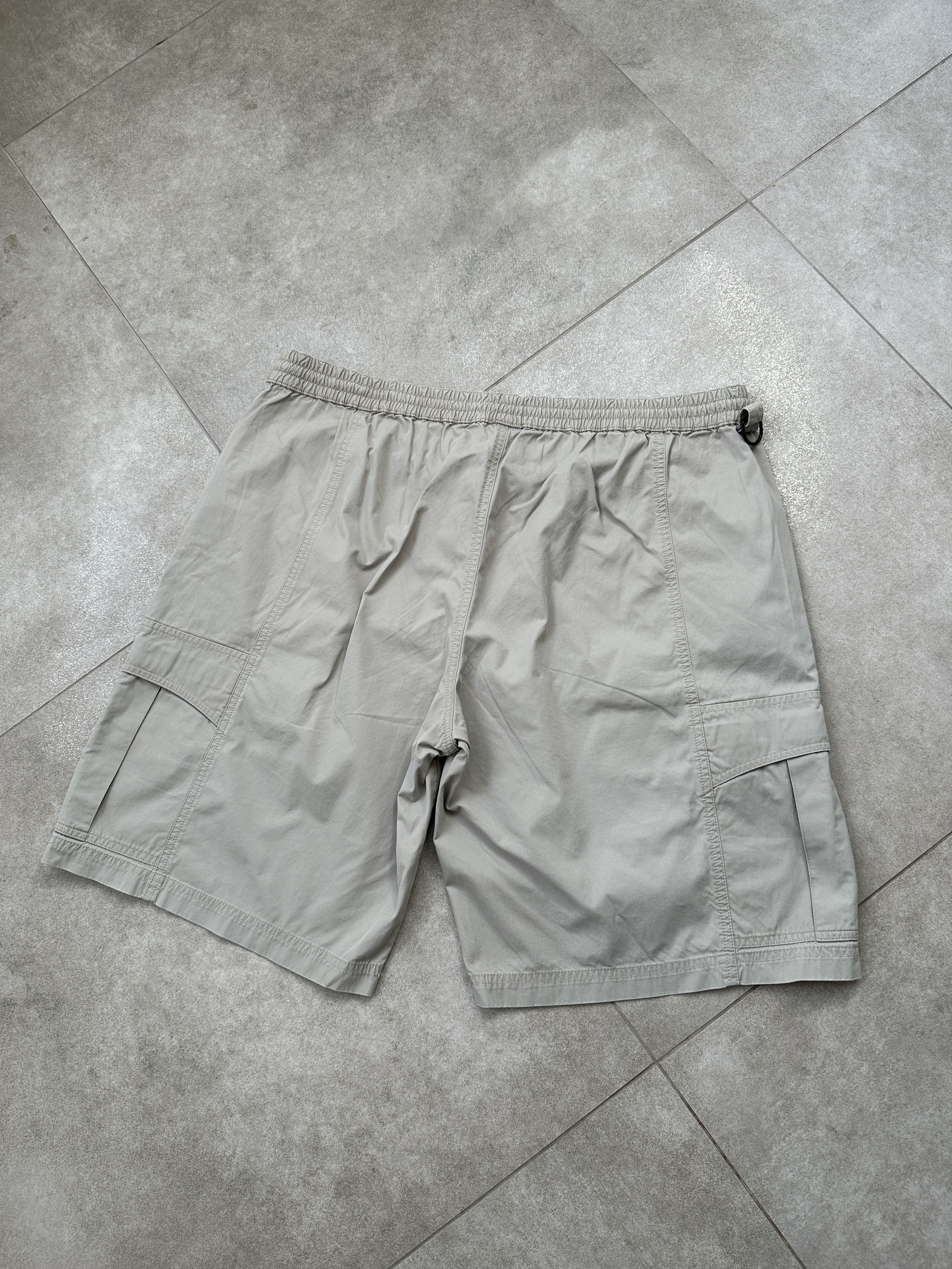 Lacoste Vintage Lacoste Beige Shorts Size US 36 / EU 52 - 2 Thumbnail