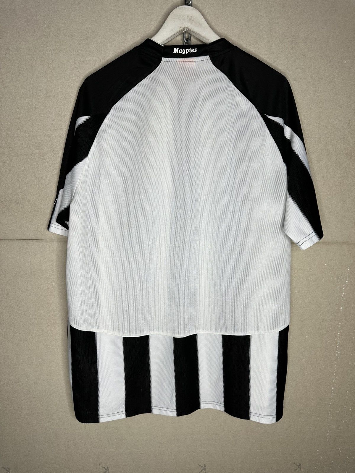 Puma Newcastle United Puma 2010/2011 Football Shirt Puma Jersey Size US XL / EU 56 / 4 - 3 Thumbnail