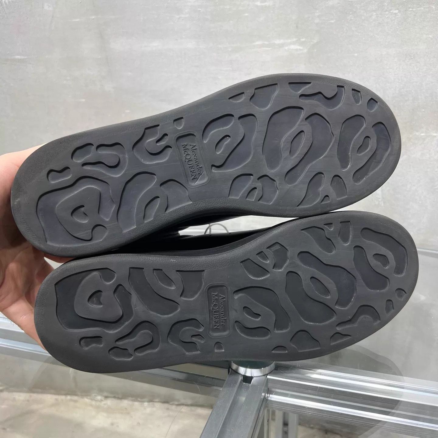 Alexander McQueen Alexander McQueen Black & White Sneakers Size 41 Size US 8 / EU 41 - 7 Thumbnail