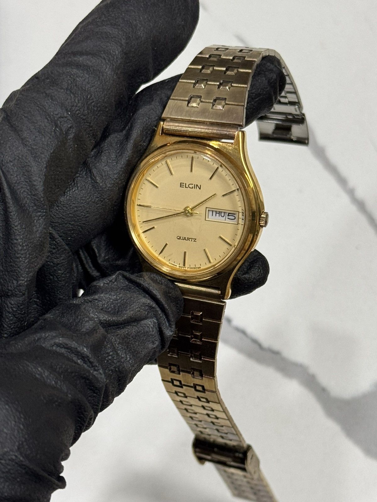 Other Vintage Elgin Day/Date Gold Tone Quartz Watch Size 34 - 8 Thumbnail