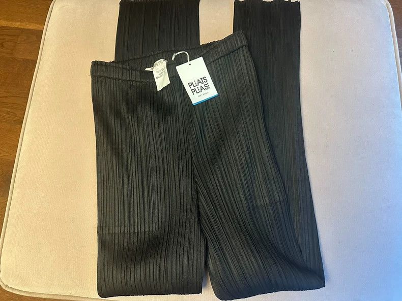 Issey Miyake Issey Miyake size:3 Black pleated pants Size 22" - 1 Thumbnail