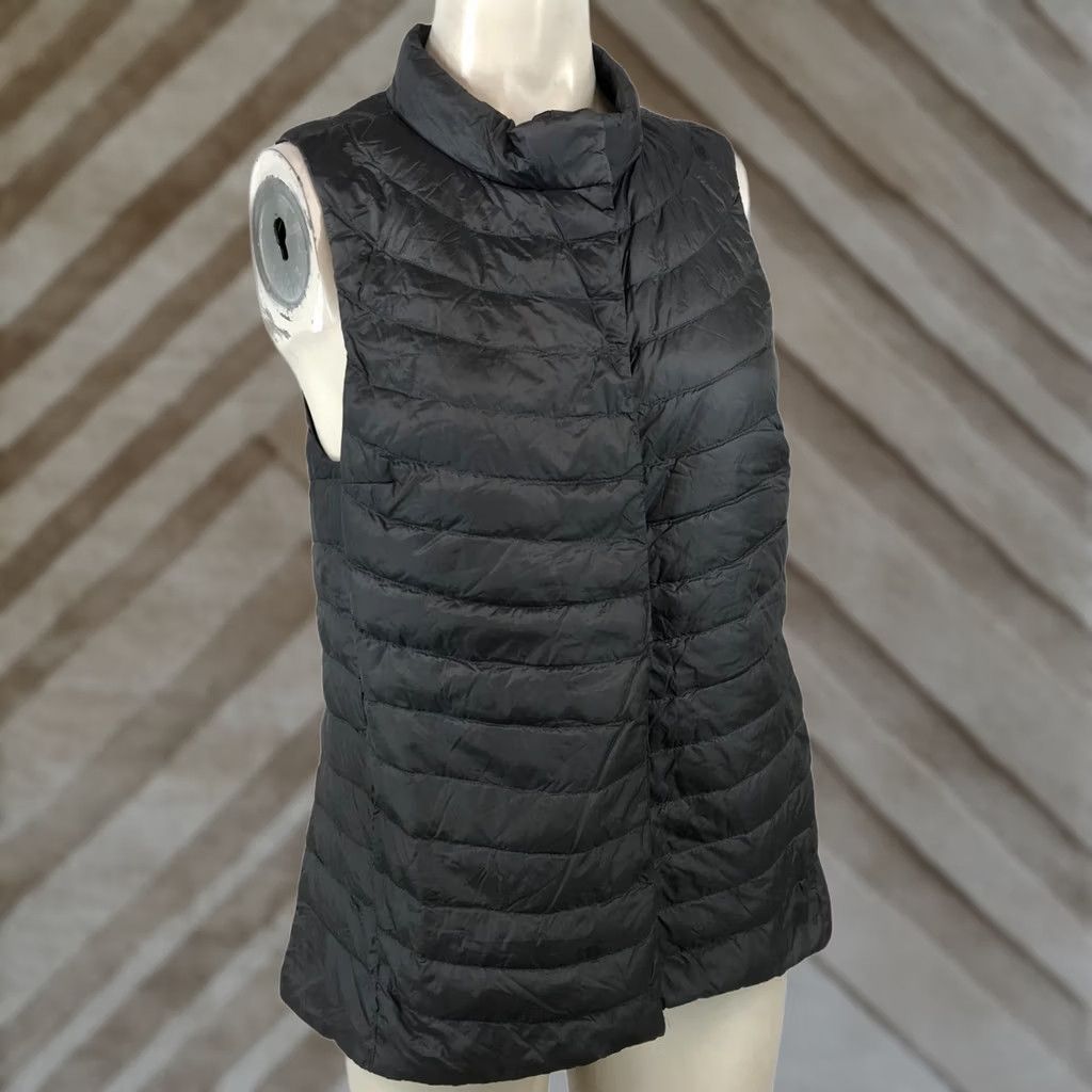 Athleta WOMENS SMALL GRAY ATHLETA VEST Quilted DOWN Front Button Up Down Filled No Pockets? Size S / US 4 / IT 40 - 1 Thumbnail