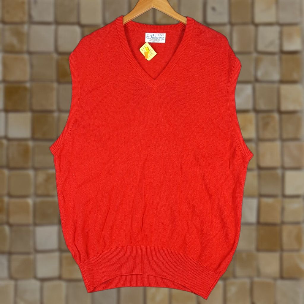 Vintage VINTAGE 80s Red Tight Knit Preppy V Neck Men's Size XL USA Made Pullover Sweater Vintage Size US XL / EU 56 / 4 - 1 Thumbnail