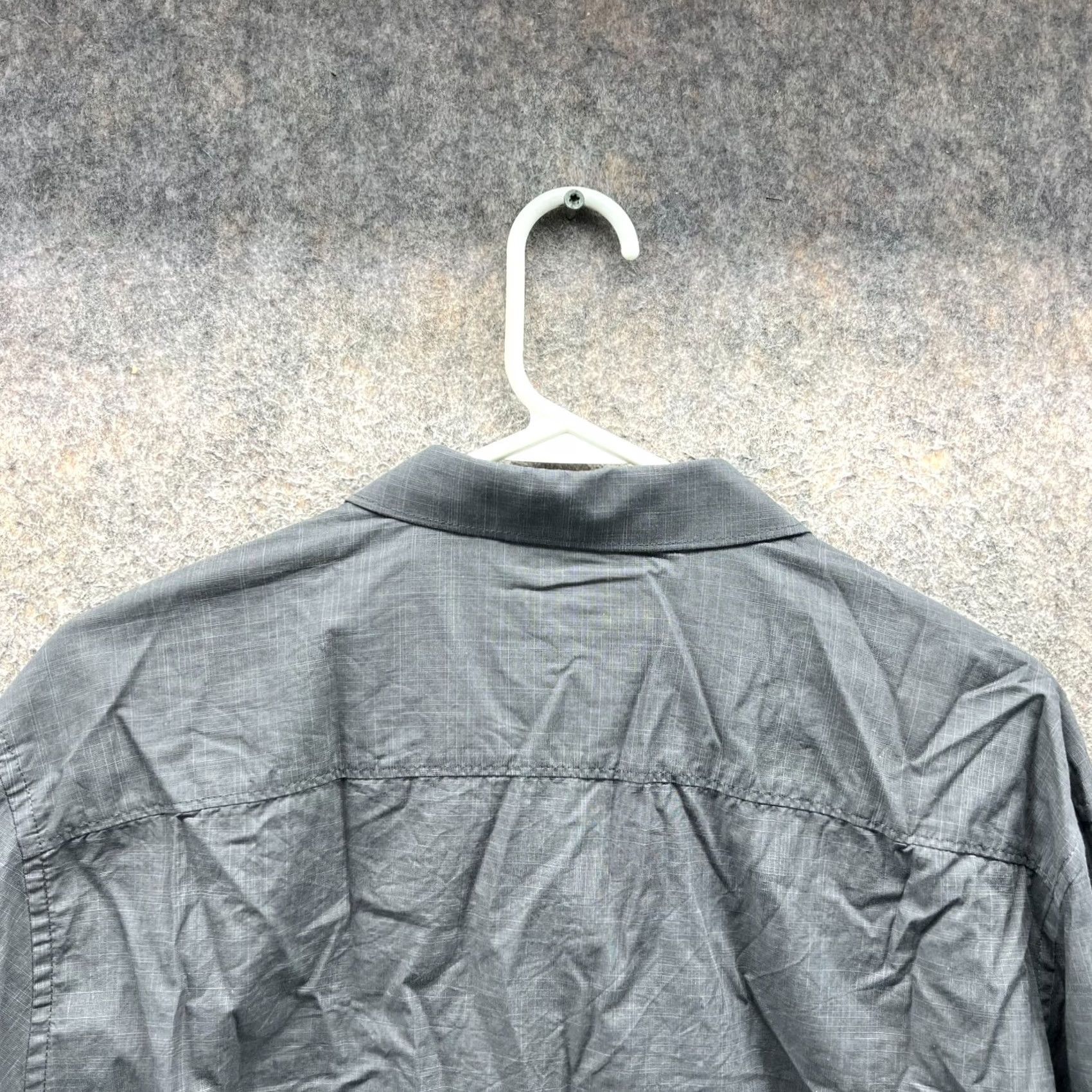 Calvin Klein VINTAGE Calvin Klein Shirt Mens XL Gray Button Down Long Sleeve Cotton Pocket Casual Size US XL / EU 56 / 4 - 7 Thumbnail