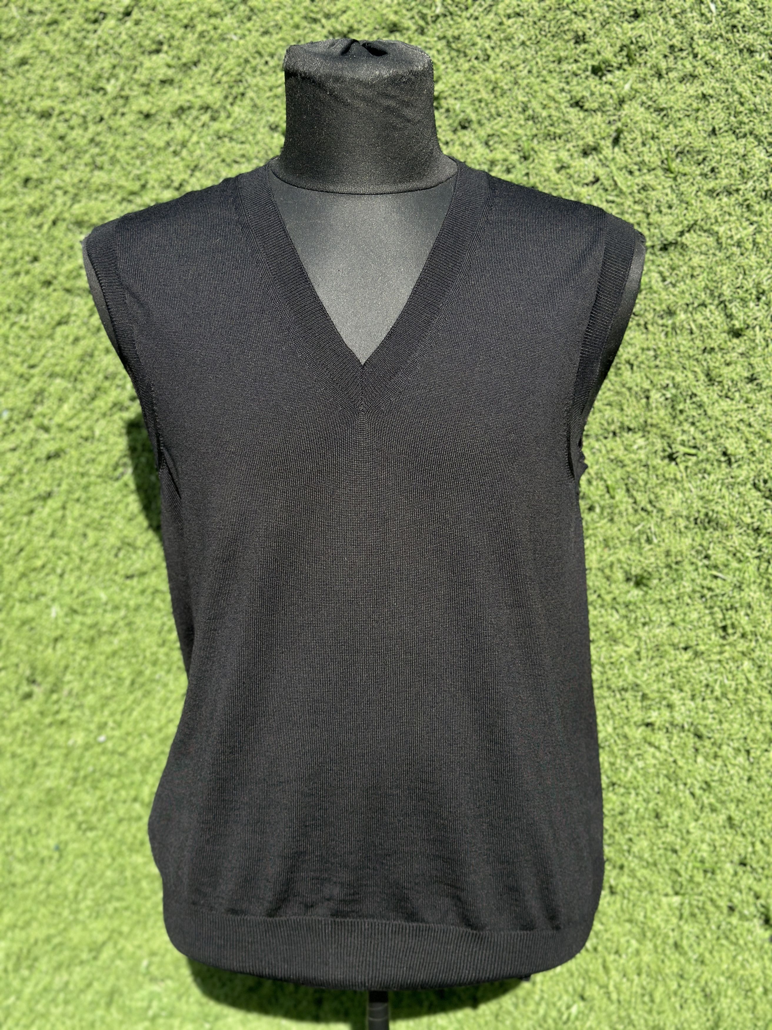 Prada Prada Virgin Wool Fine Knit V Neck Sweater Vest Size 50 IT Size US M / EU 48-50 / 2 - 1 Thumbnail