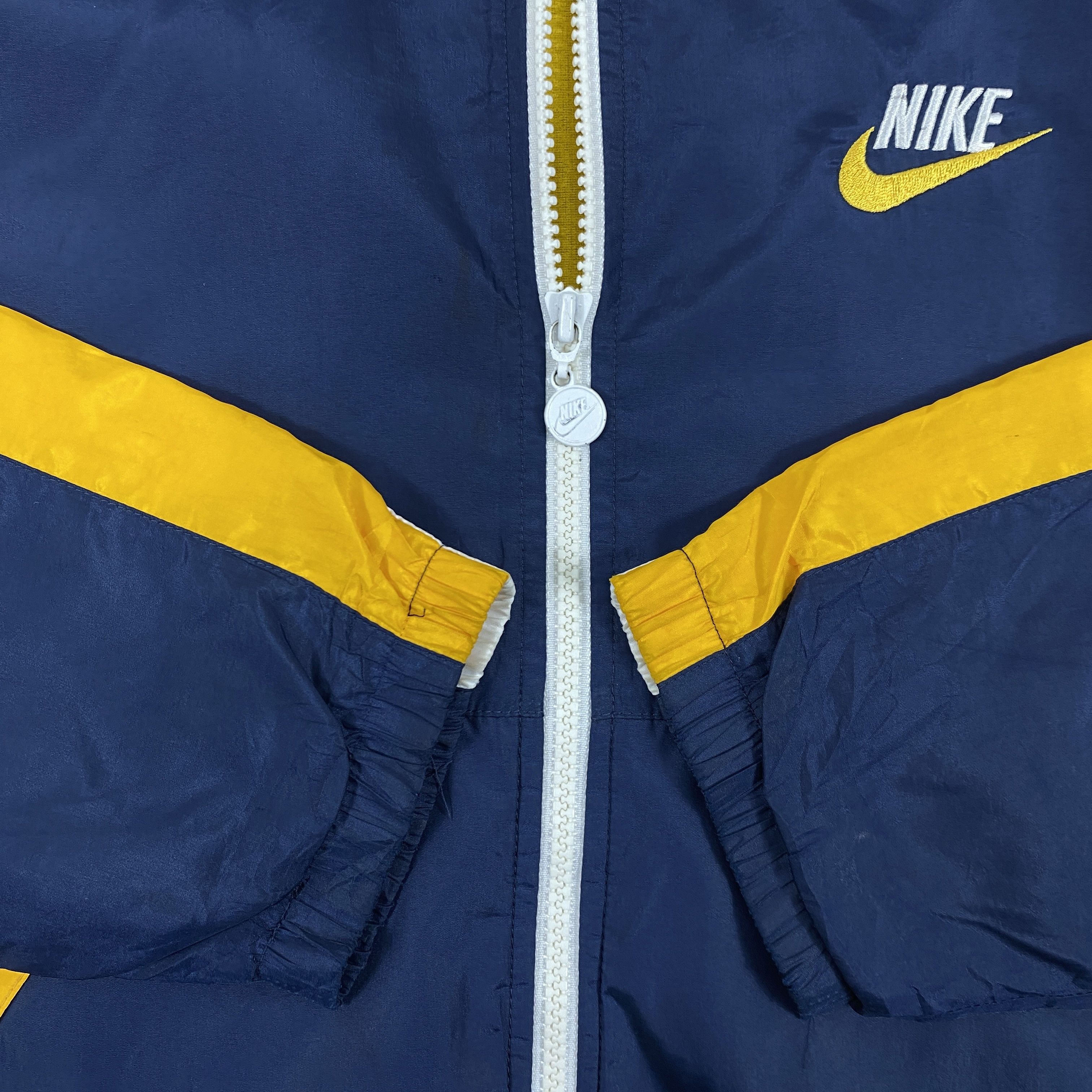 Nike Vintage Nike Windbreaker Light Jacket- J389 Size US S / EU 44-46 / 1 - 6 Thumbnail