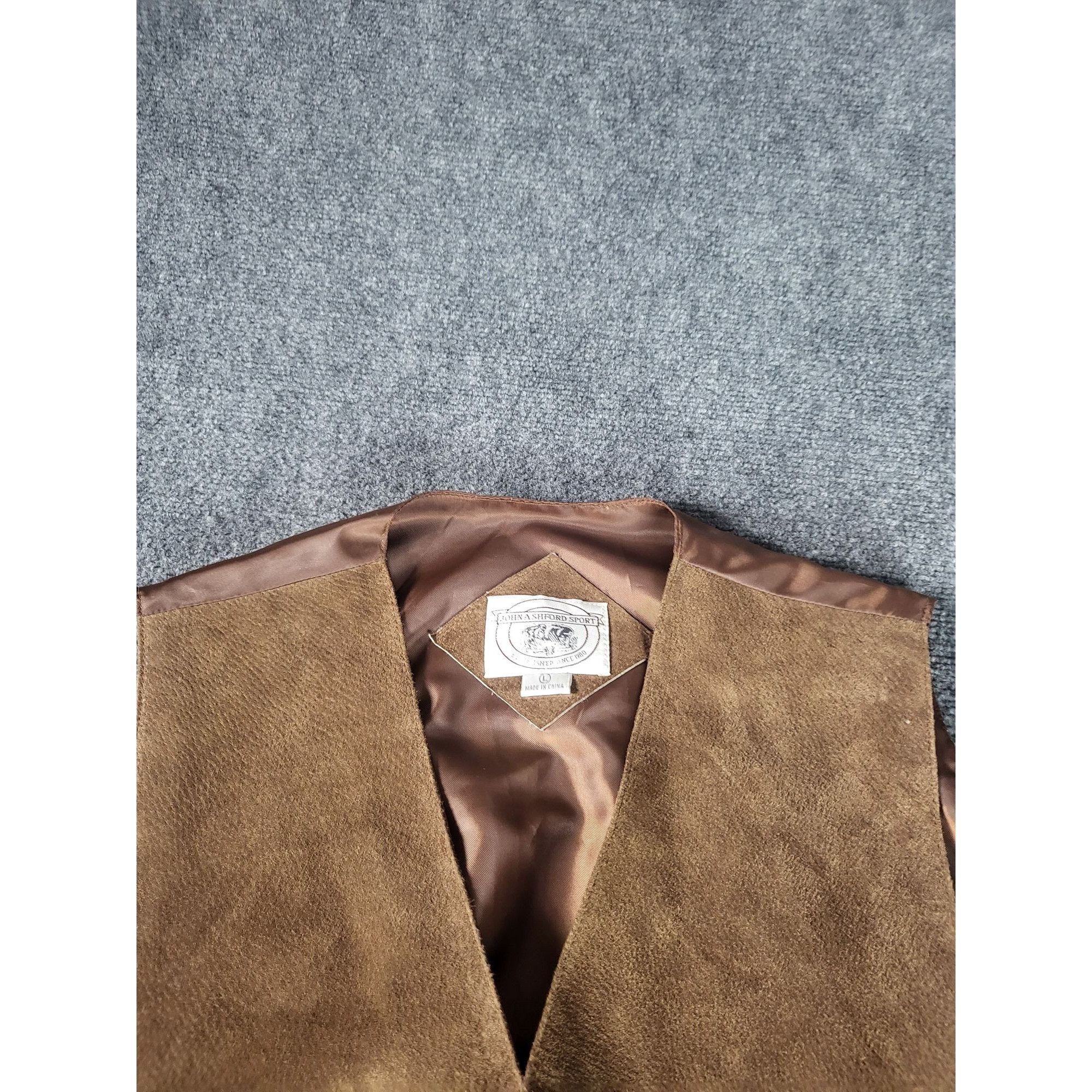 John Ashford Vintage John Ashford Sport Western Suede Leather Vest Men Sz Size US L / EU 52-54 / 3 - 2 Thumbnail