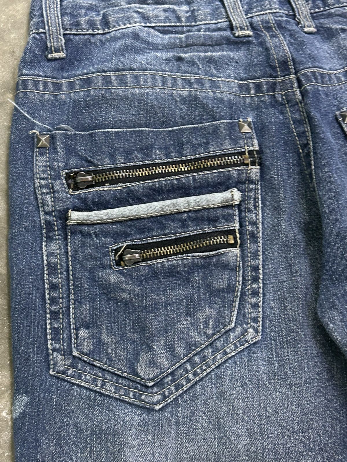 GOSTAR DE FUGA Nylaus Y2K Distressed Baggy Studded Heavy Washed Whisker Size US 30 / EU 46 - 18 Thumbnail