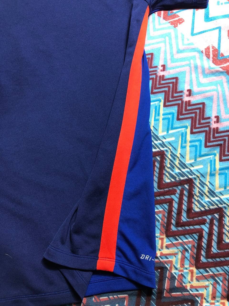 Nike × Vintage 90s Nike Central Swoosh Vintage Y2K Oversized Retro T-Shirt Size US M / EU 48-50 / 2 - 9 Thumbnail