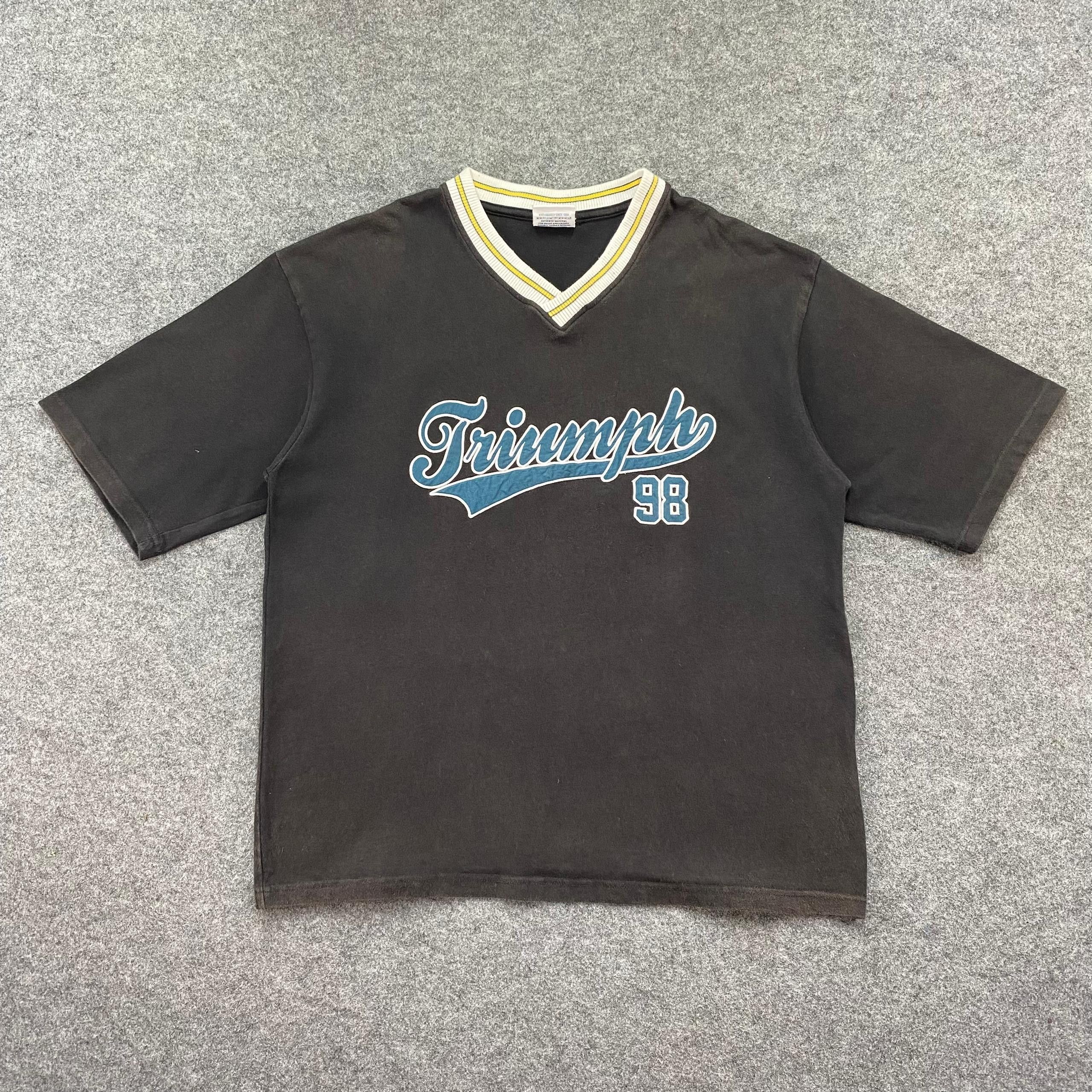Japanese Brand Vintage Triumph 98 Motorcycles Racing Tshirt Size US M / EU 48-50 / 2 - 1 Thumbnail