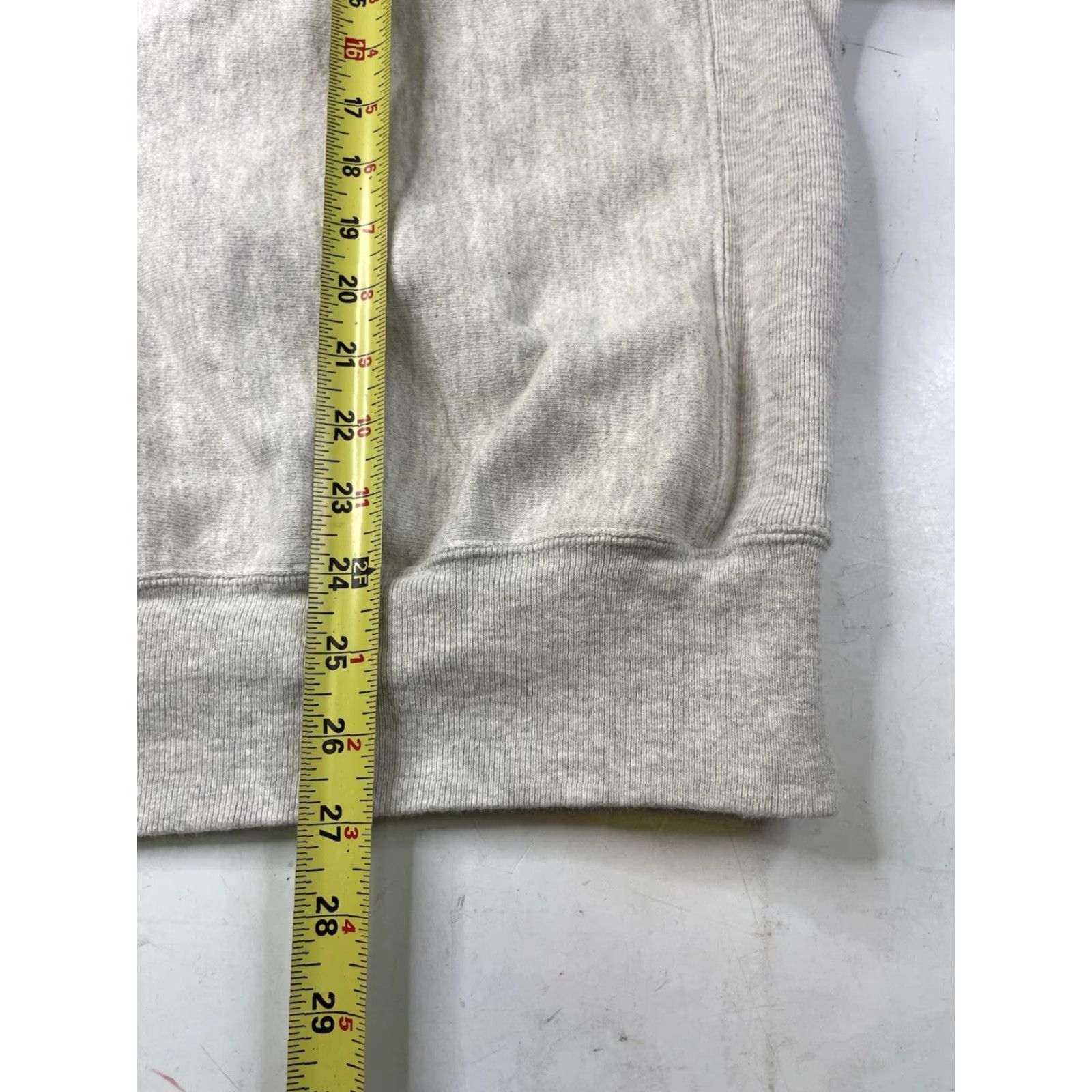 Champion VINTAGE Champion Reverse Weave Sweatshirt USA 90s Pullover Crew Neck Long Sleeve Gray Large Men Size US L / EU 52-54 / 3 - 5 Thumbnail