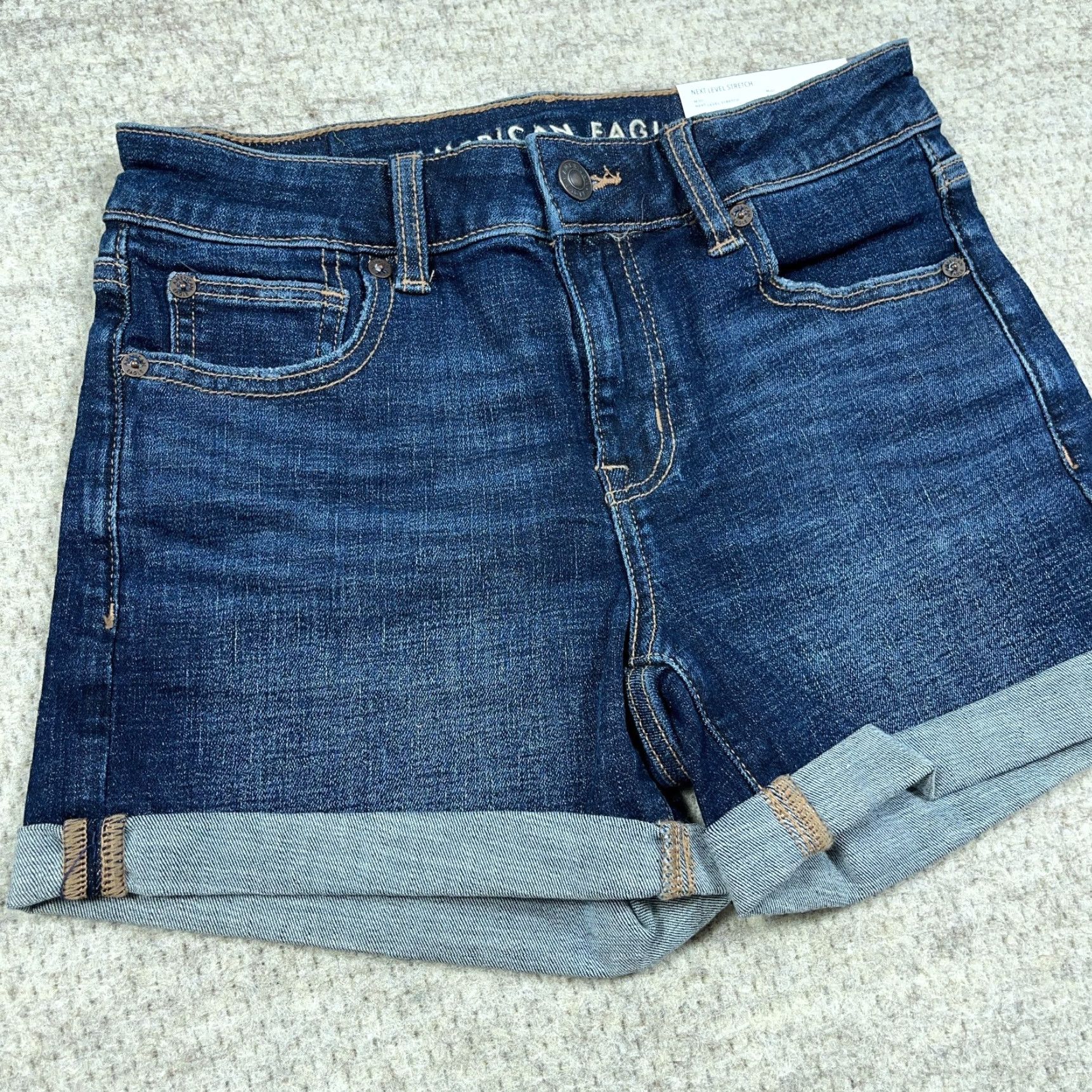 American Eagle Outfitters VINTAGE? No. Actually: American Eagle Shorts Women 0 Midi Cut Off Cuffed Dark Wash Faded Stretch 25W Size 25" / US 0 / IT 36 - 3 Thumbnail