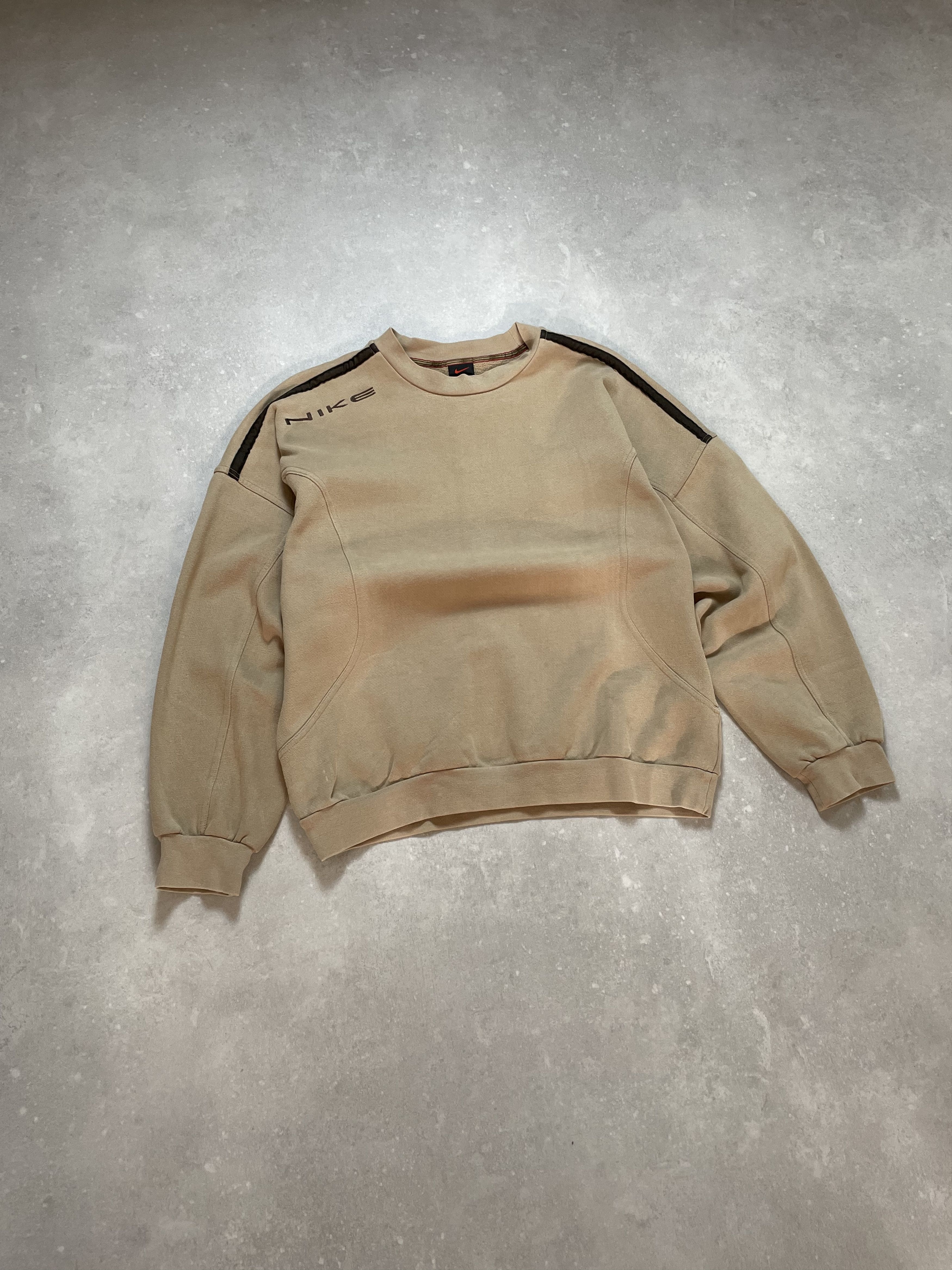 Nike Nike Vintage Sweatshirt / Streetwear Style Size US S / EU 44-46 / 1 - 2 Thumbnail