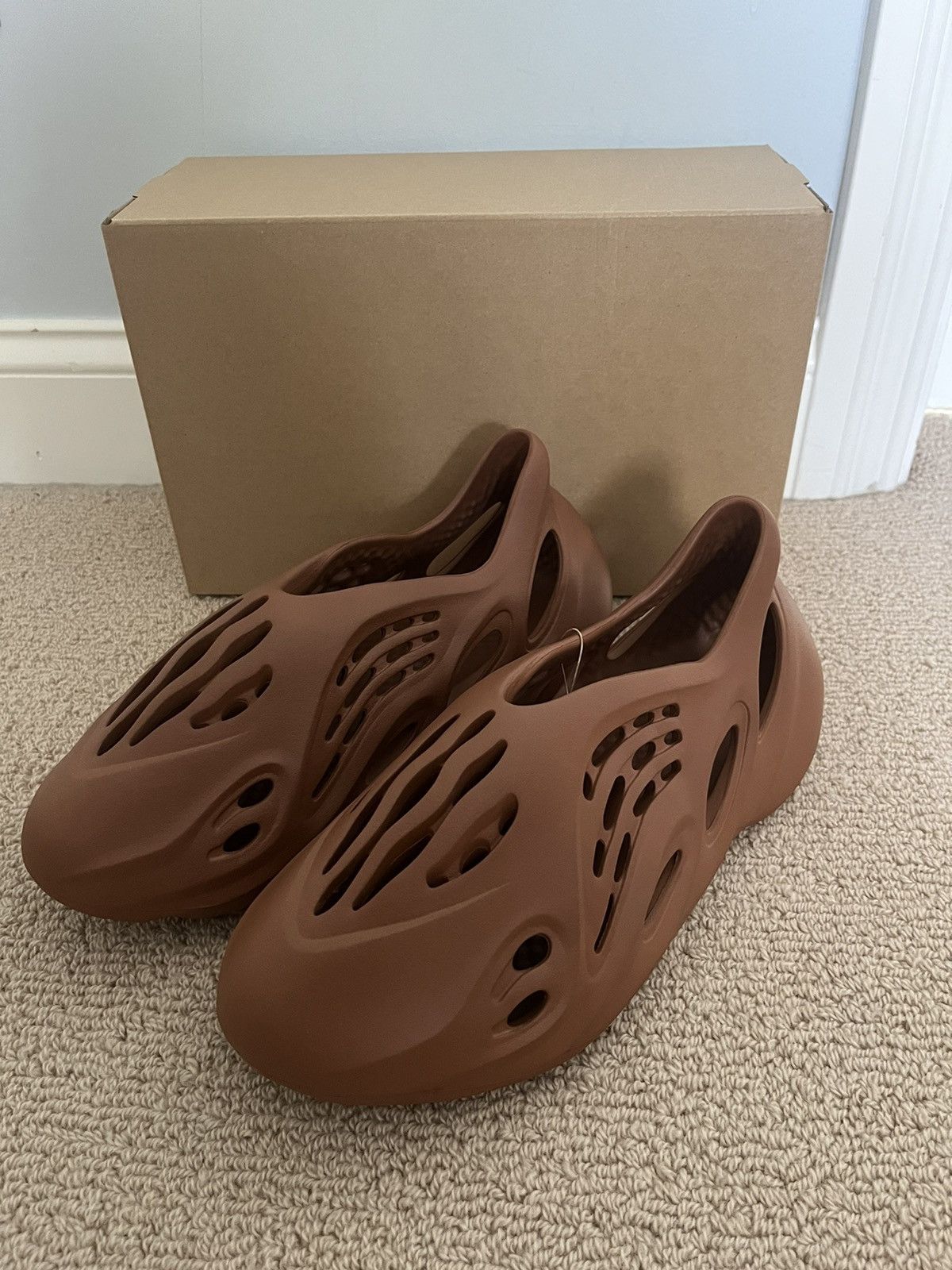 Adidas Yeezy Foam Runner Clay Red Size 11 Size US 11 / EU 44 - 1 Thumbnail
