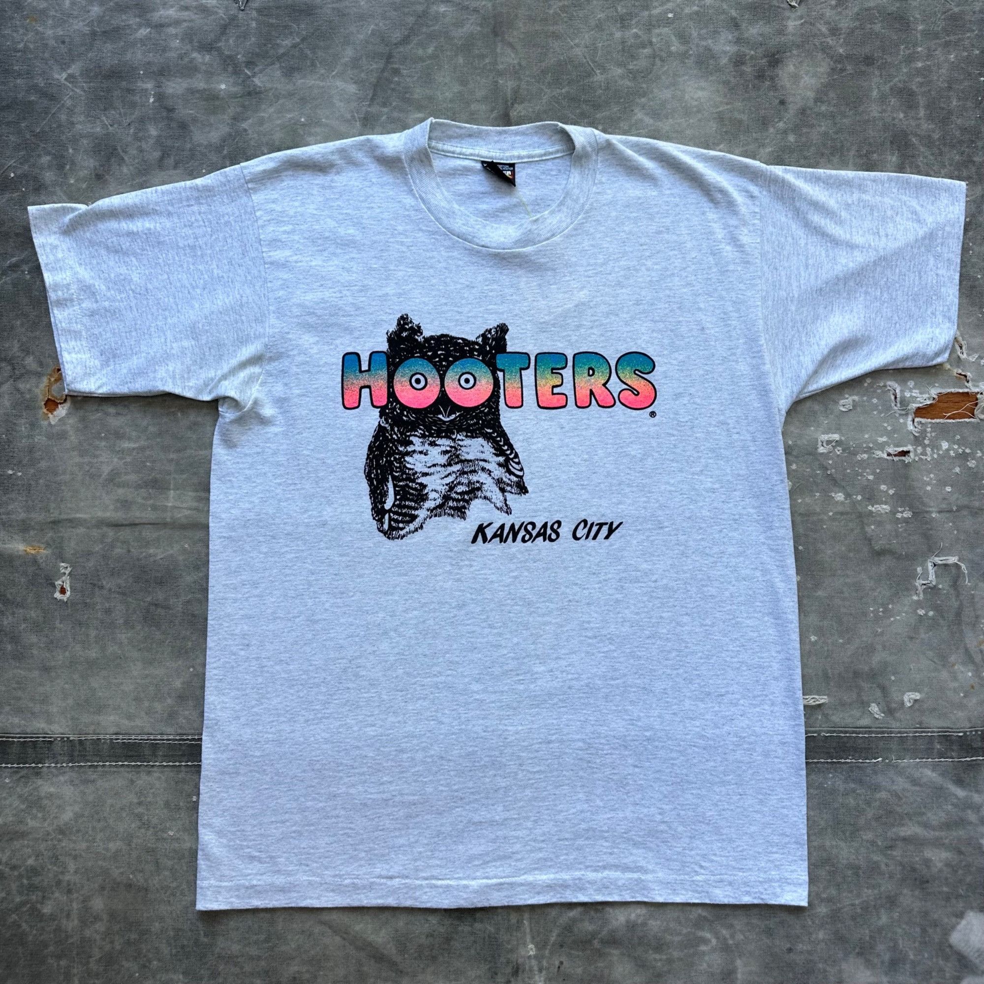 Vintage Vintage 80s/90s Hooters Kansas City Front and Back Shirt Size US XL / EU 56 / 4 - 1 Thumbnail