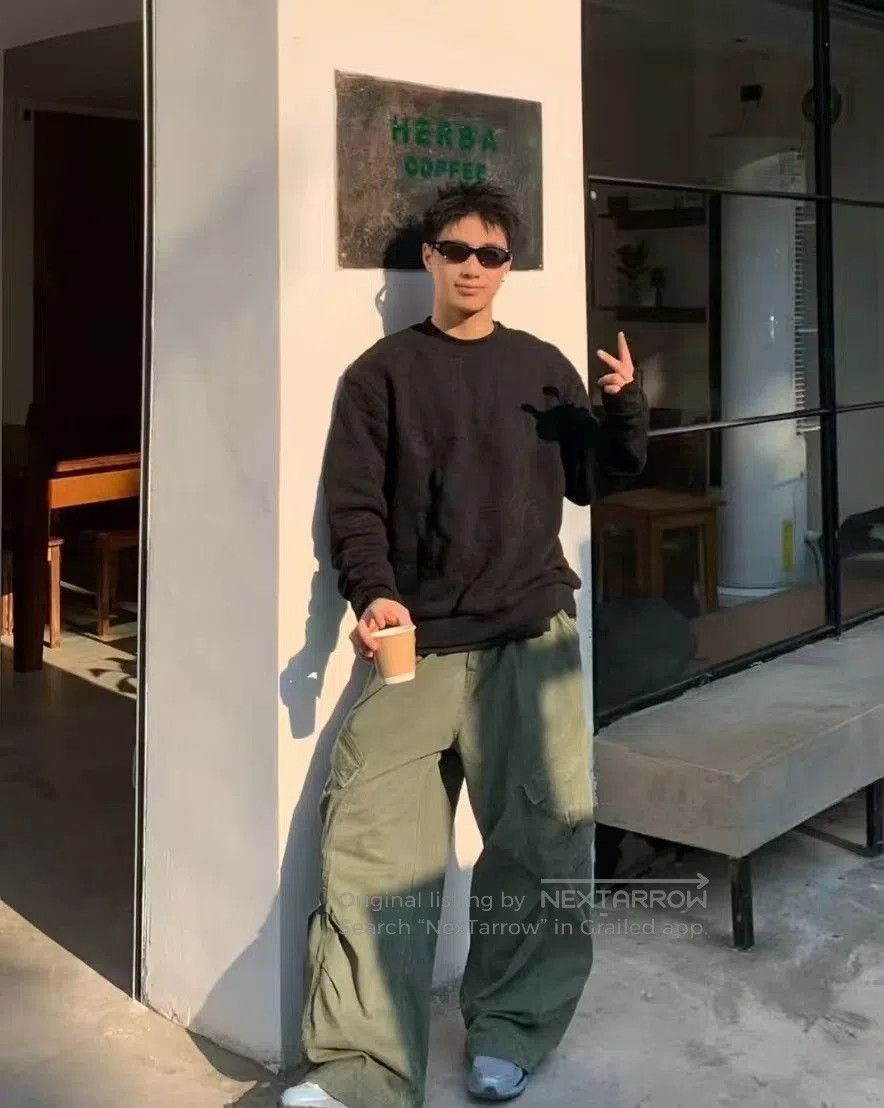 Louis Vuitton LV SS24 Monogram Embroidery Crewneck Sweatshirt. Size US XXL / EU 58 / 5 - 9 Thumbnail
