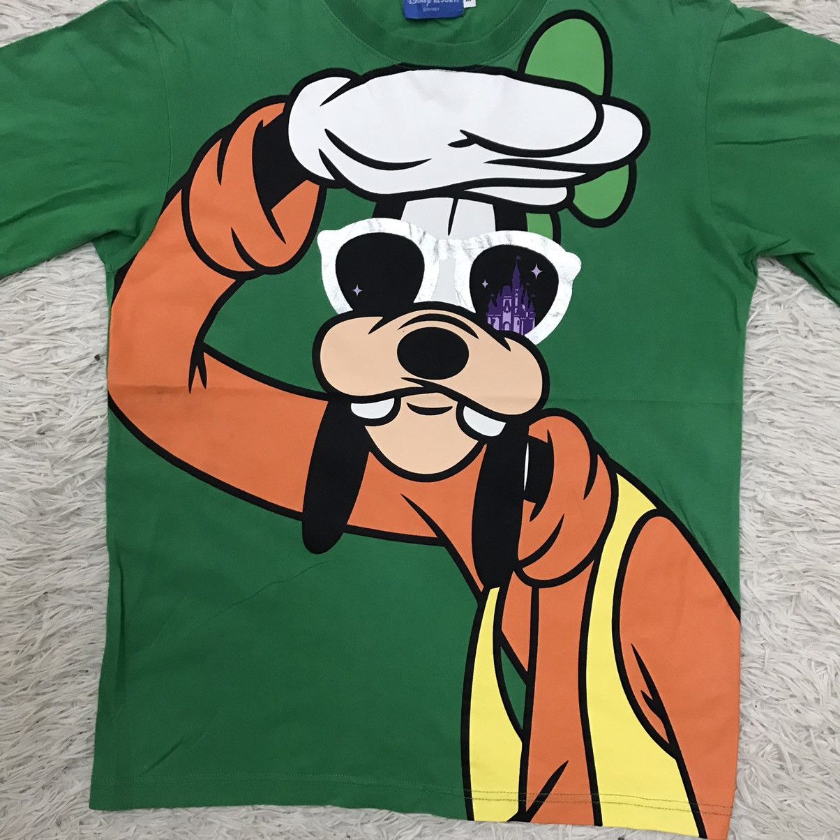 Cartoon Network VINTAGE TOKYO DISNEYLAND RESORT TSHIRT Size US S / EU 44-46 / 1 - 8 Thumbnail