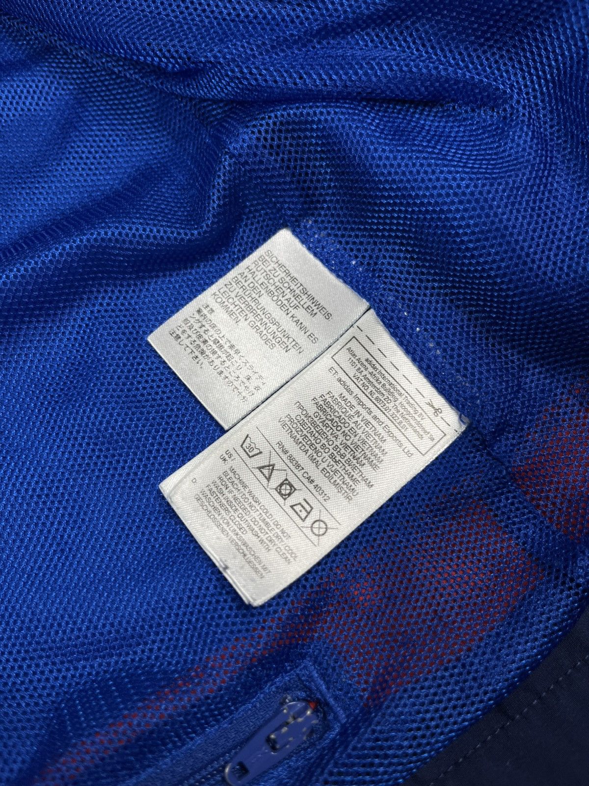 Adidas Adidas Manchester United 2015-16 Packable Windbreaker AON M Size US M / EU 48-50 / 2 - 13 Thumbnail