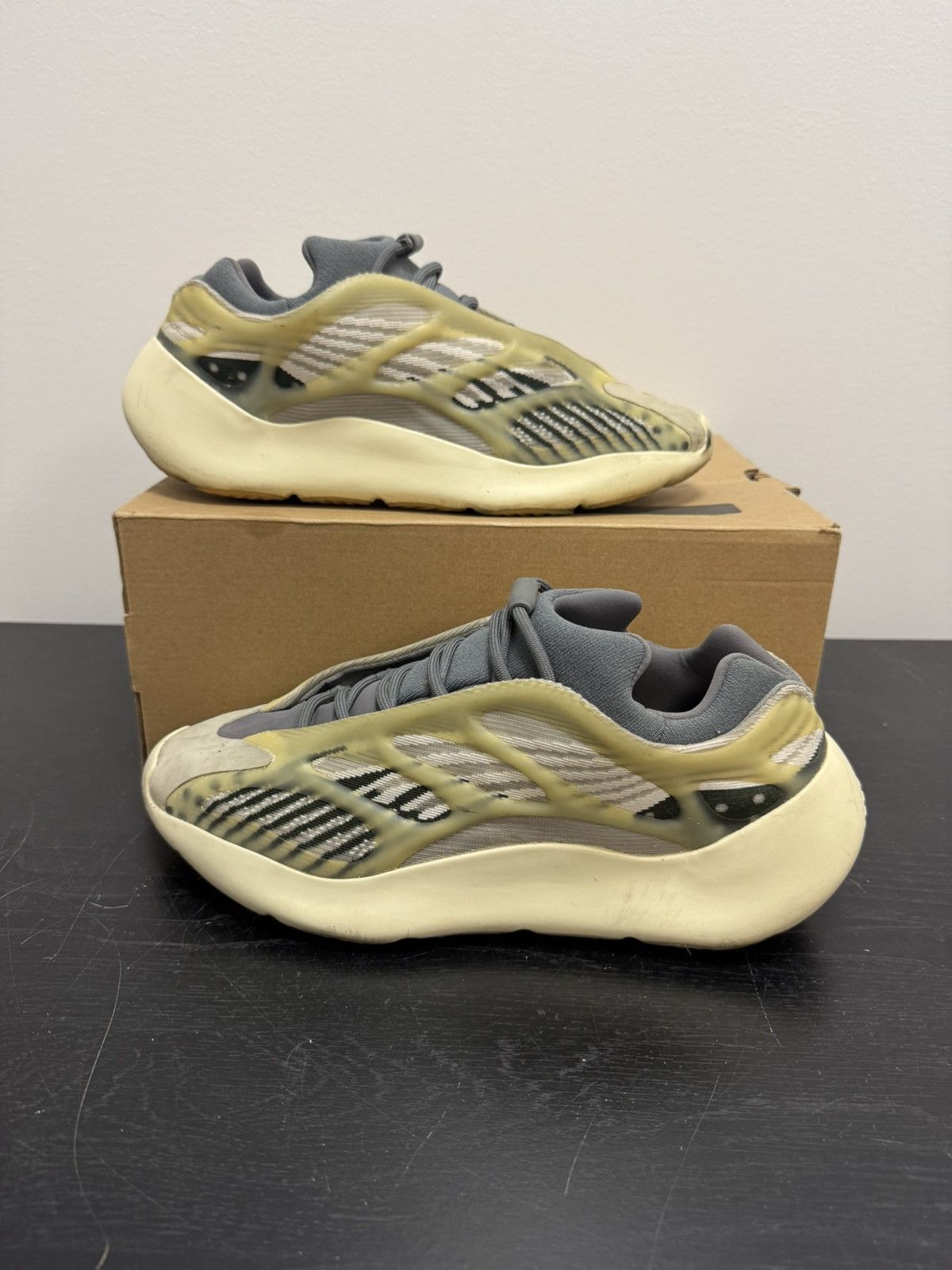 Yeezy Yeezy 700 v3 fade salt Size US 11.5 / EU 44-45 - 1 Thumbnail