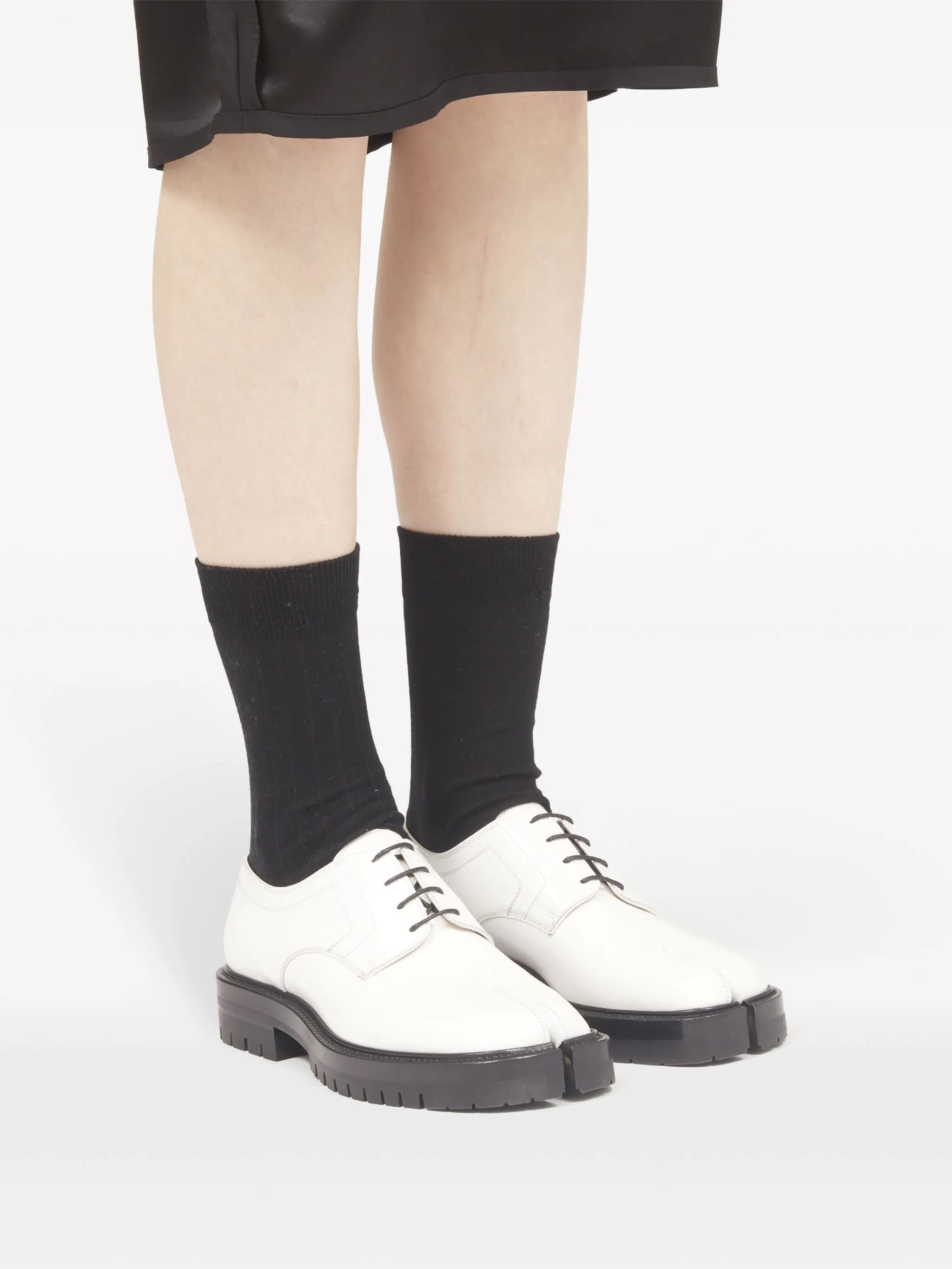 Maison Margiela o1w1db11225 Tabi Lace-up Derby Shoes in White Size US 11 / IT 41 - 7 Thumbnail