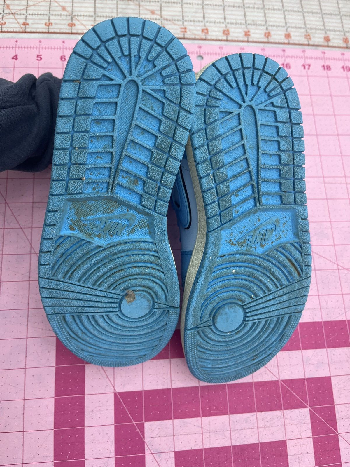 Jordan Brand × Nike Women’s Nike Air Jordan 1 Mid 7.5 Ice Blue Powder Blue Size US 7.5 / IT 37.5 - 5 Thumbnail
