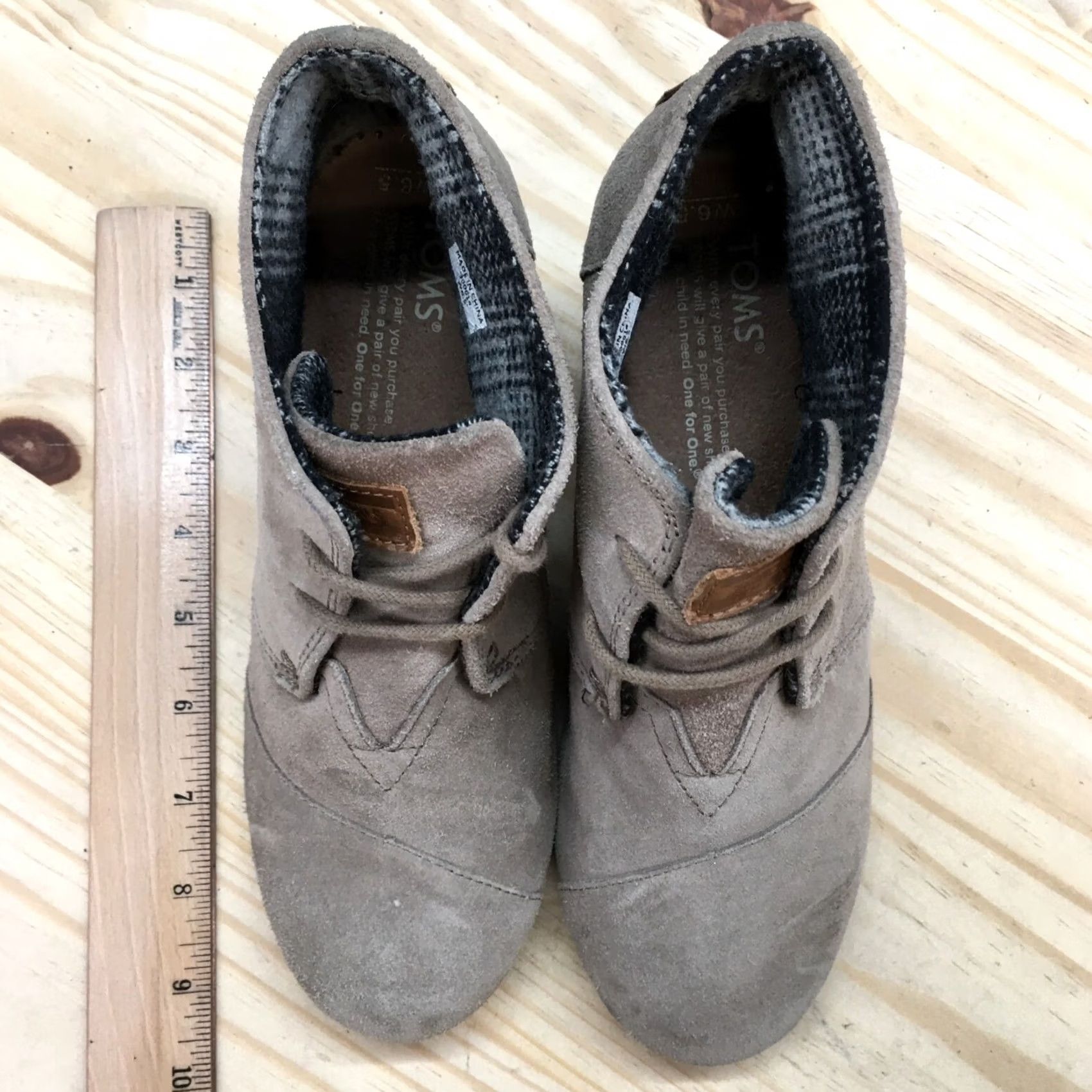 Toms TOMS Desert Wedge Ankle Bootie Boots Brown Suede Lace Up 6.5 Women’s Boot IE Size US 7 / IT 37 - 6 Thumbnail
