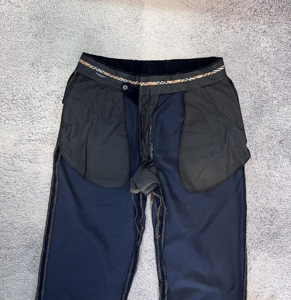 Burberry Burberry London Men’s Corduroy Pants Vintage Jeans Navy Blue Size US 36 / EU 52 - 16 Thumbnail