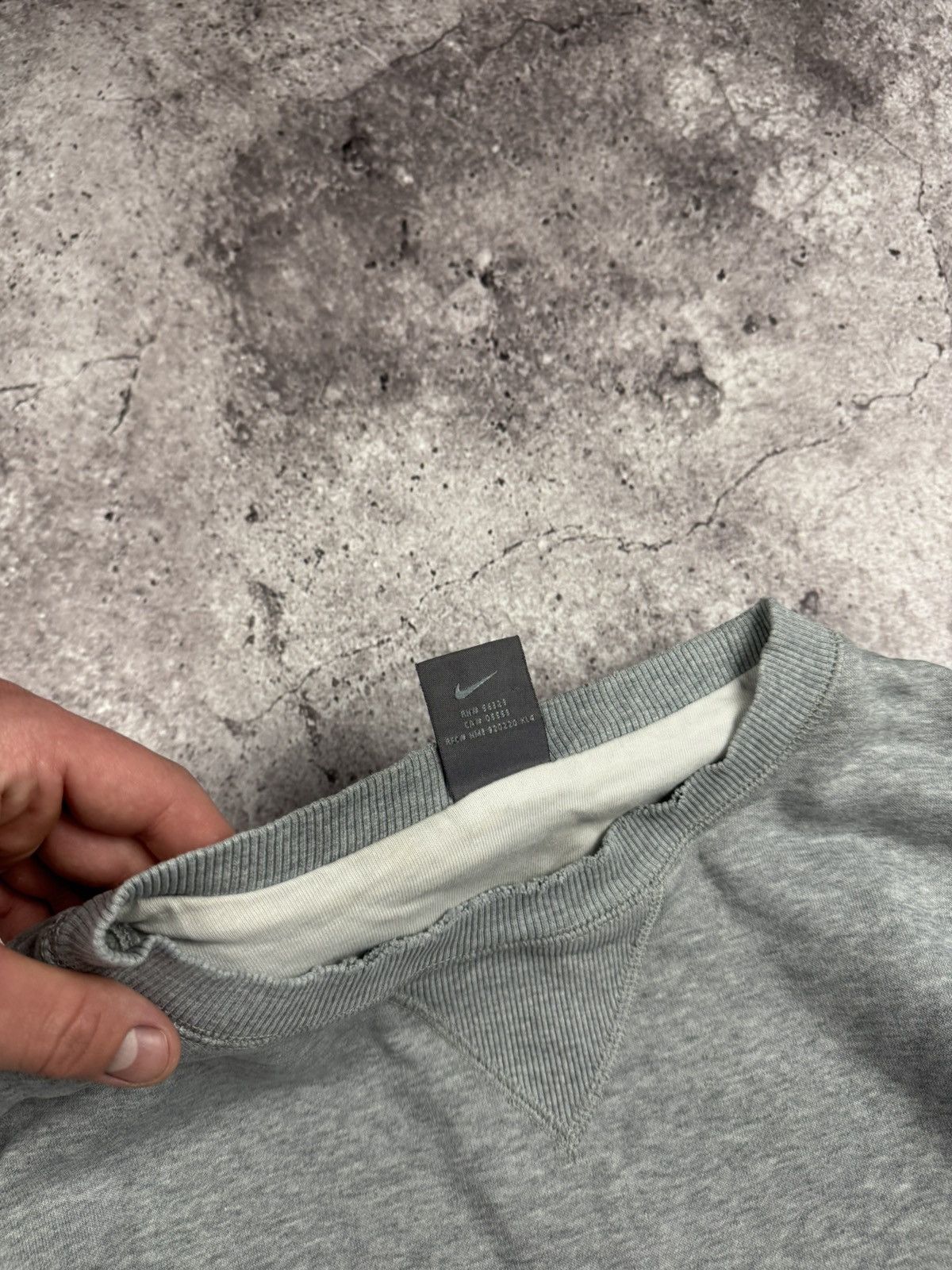 Nike Vintage Nike Grey Distressed Baggy Y2K Sweatshirt Size US L / EU 52-54 / 3 - 6 Thumbnail