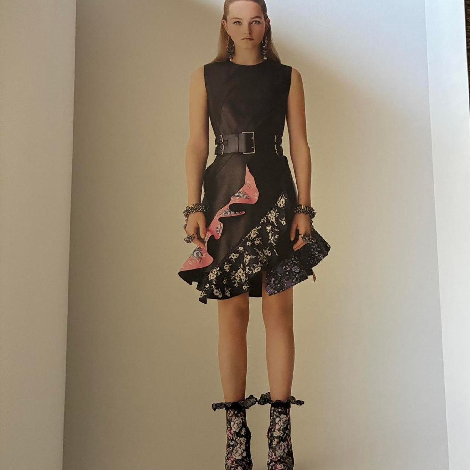 Alexander McQueen ALEXANDER MQUEEN PRE S/S 2017 WOMENSWEAR look book catalog Size ONE SIZE - 3 Thumbnail