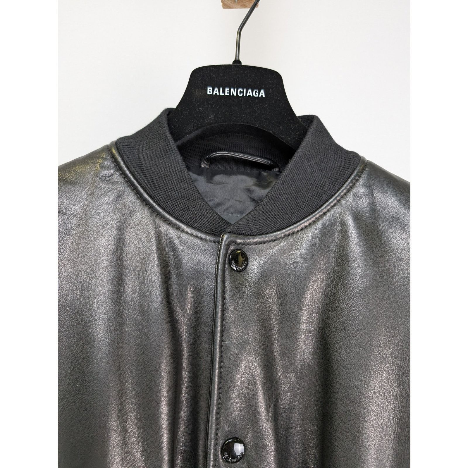 Balenciaga o1rshd1 Back Logo Leather Down Jacket in Black Size US L / EU 52-54 / 3 - 3 Thumbnail