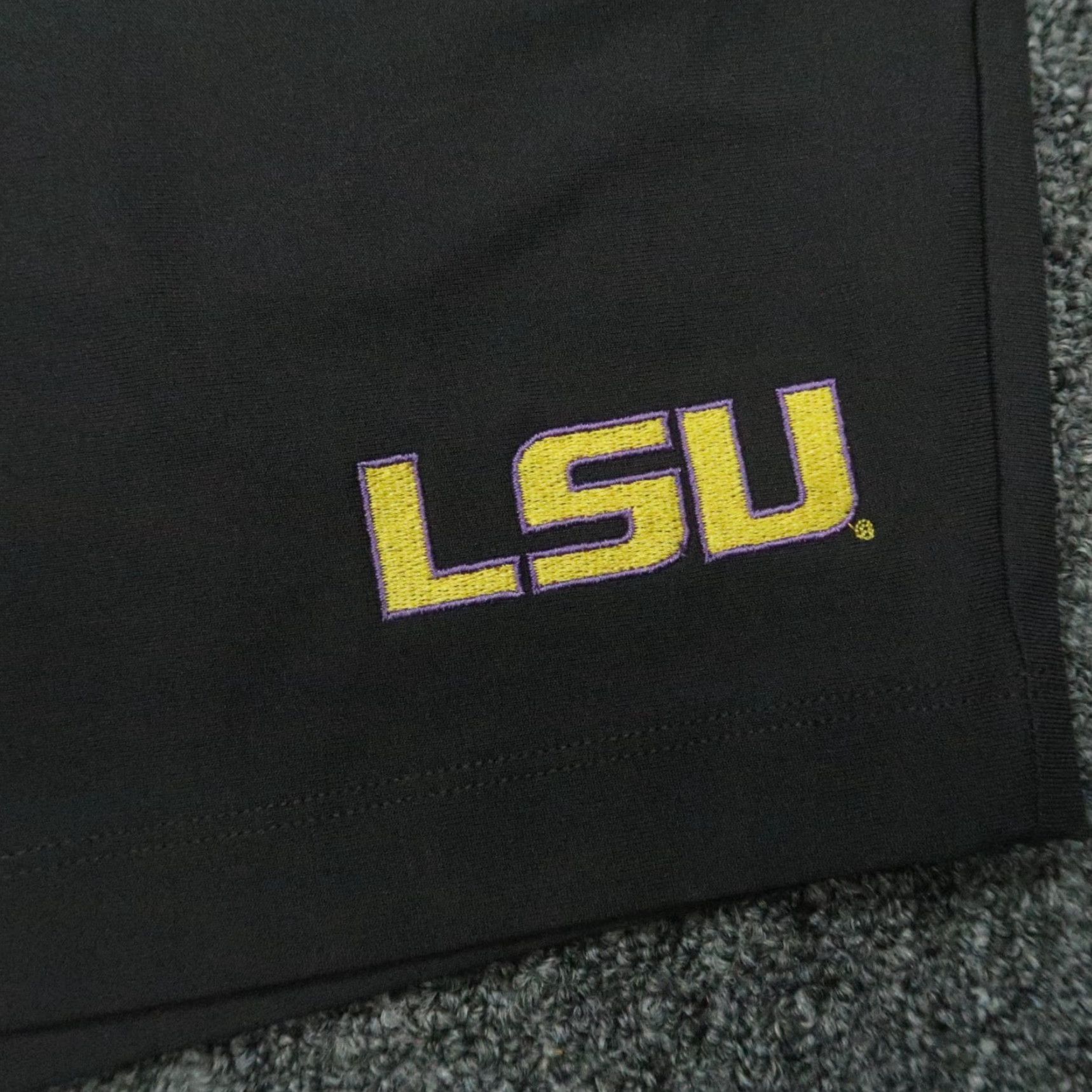 Lululemon Lululemon Shorts Men 38 Obsidian Commission Classic Chino Zip Pocket LSU Tigers Shorts Mens 38 Gray Size US 38 / EU 54 - 4 Thumbnail