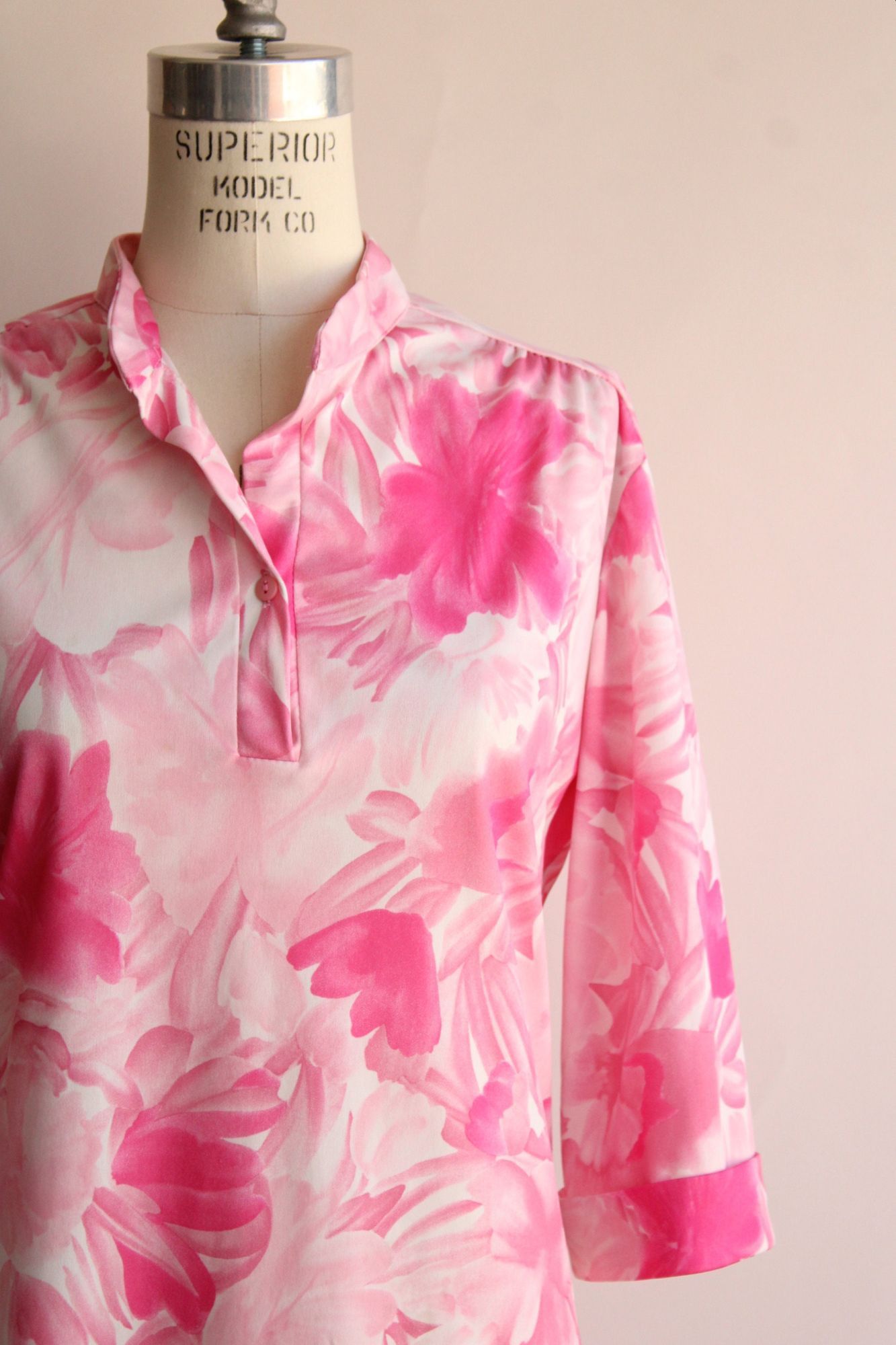 Vintage Vintage 1960s Blouse, Ro-Vel Pink And White Floral Print Nyl Size L / US 10 / IT 46 - 3 Thumbnail