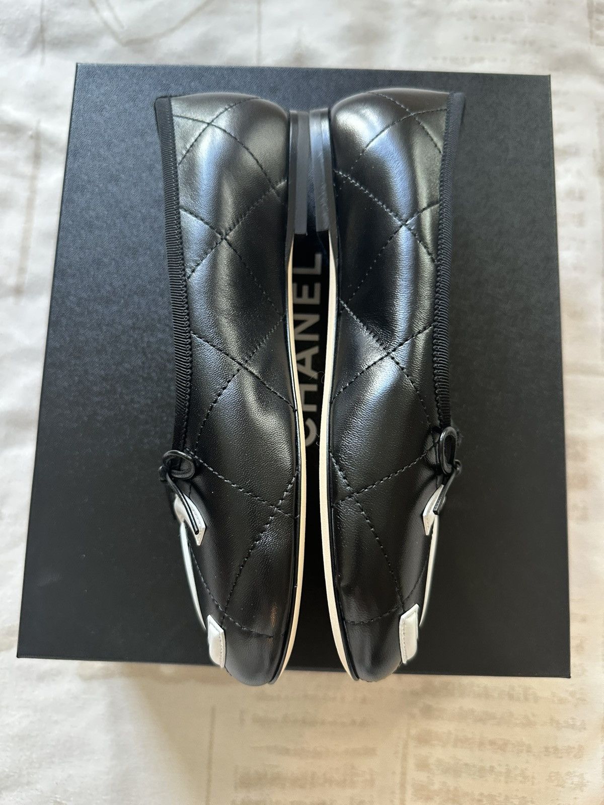Chanel Chanel 2026M coco beach Cambon flats Black color size 37 Size US 7 / IT 37 - 7 Thumbnail