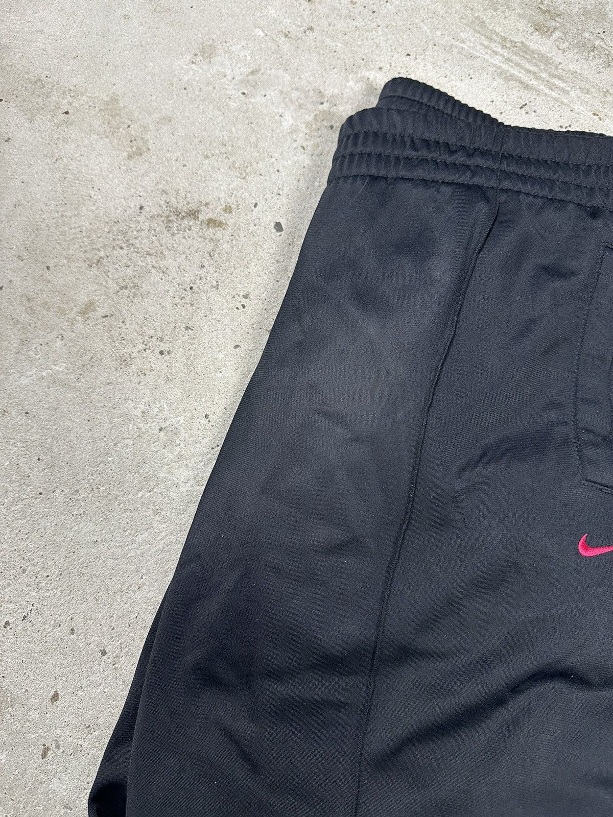 Nike × Vintage Vintage Y2K Nike Baggy Black Track Pants Swoosh Size US 35 - 13 Thumbnail