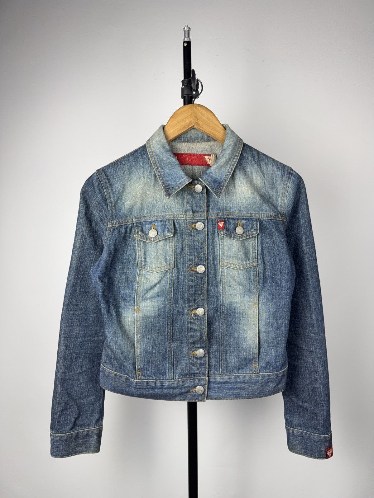 Guess 00s Sexy Vintage Guess Jeans Vintage XS Denim Trucker Jacket Size XS / US 0-2 / IT 36-38 - 1 Thumbnail