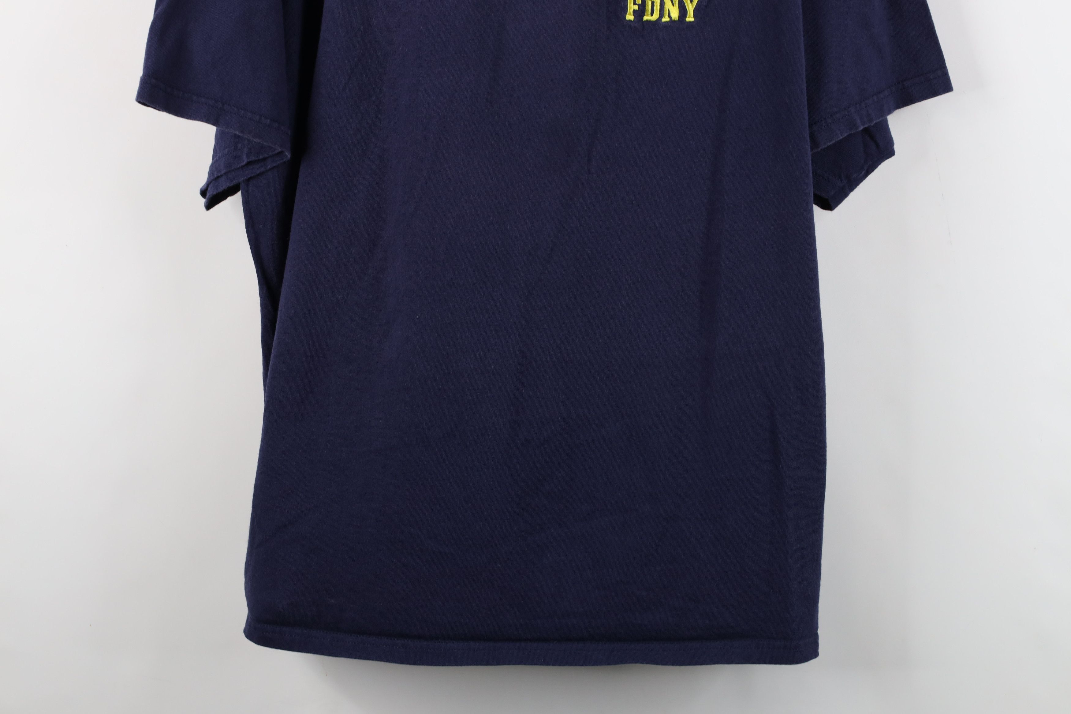 Vintage Vintage Y2K 2006 Fire Department New York City T-Shirt Blue Size US XXL / EU 58 / 5 - 3 Thumbnail