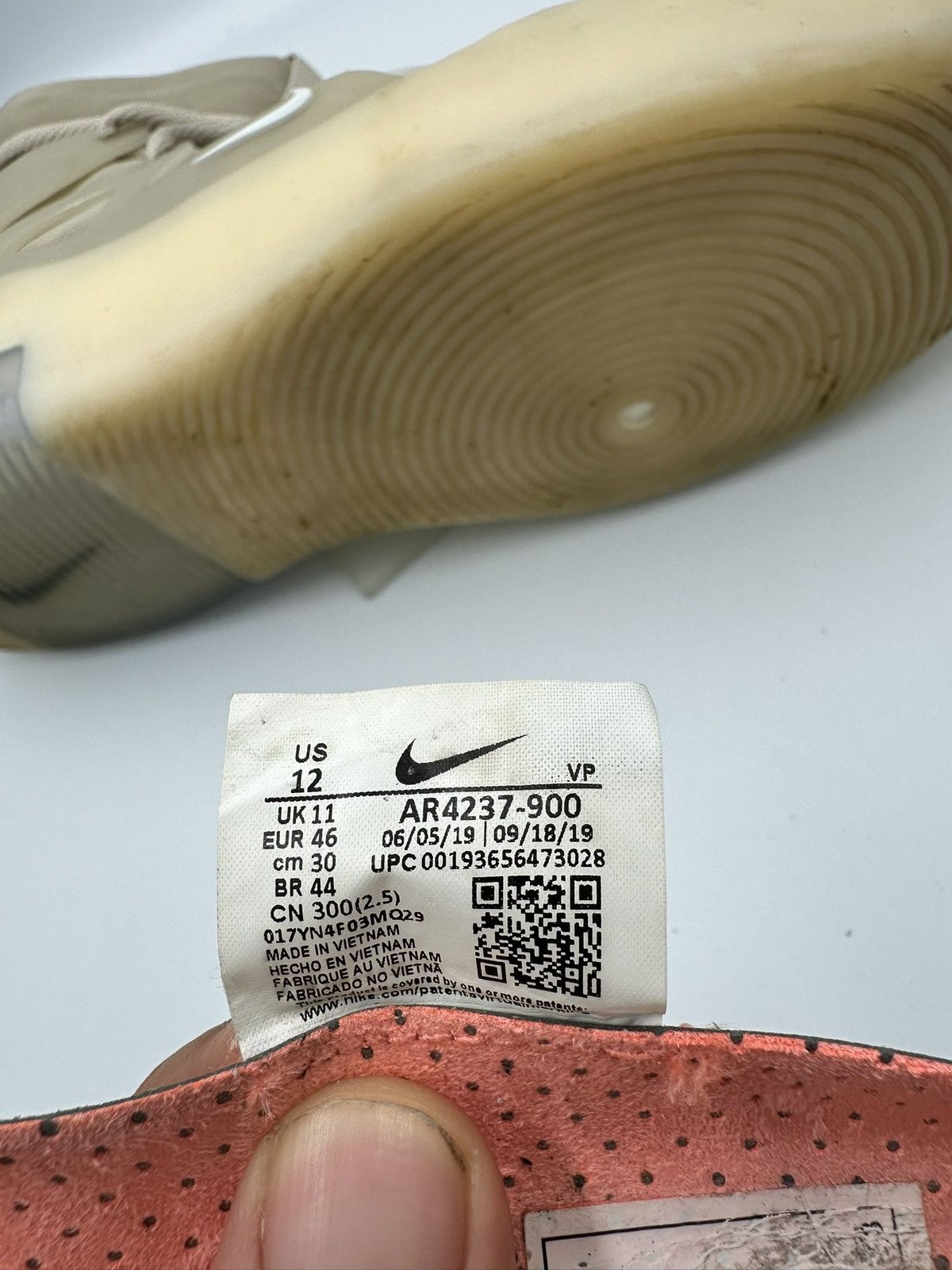 Fear of God × Nike Nike x Fear of God 1 Size US 12 / EU 45 - 15 Thumbnail