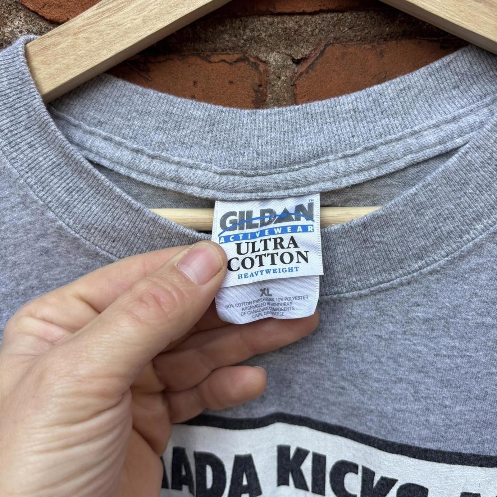 Gildan vintage west 49 Canada kicks ass t shirt 00s XL Size US XL / EU 56 / 4 - 7 Thumbnail