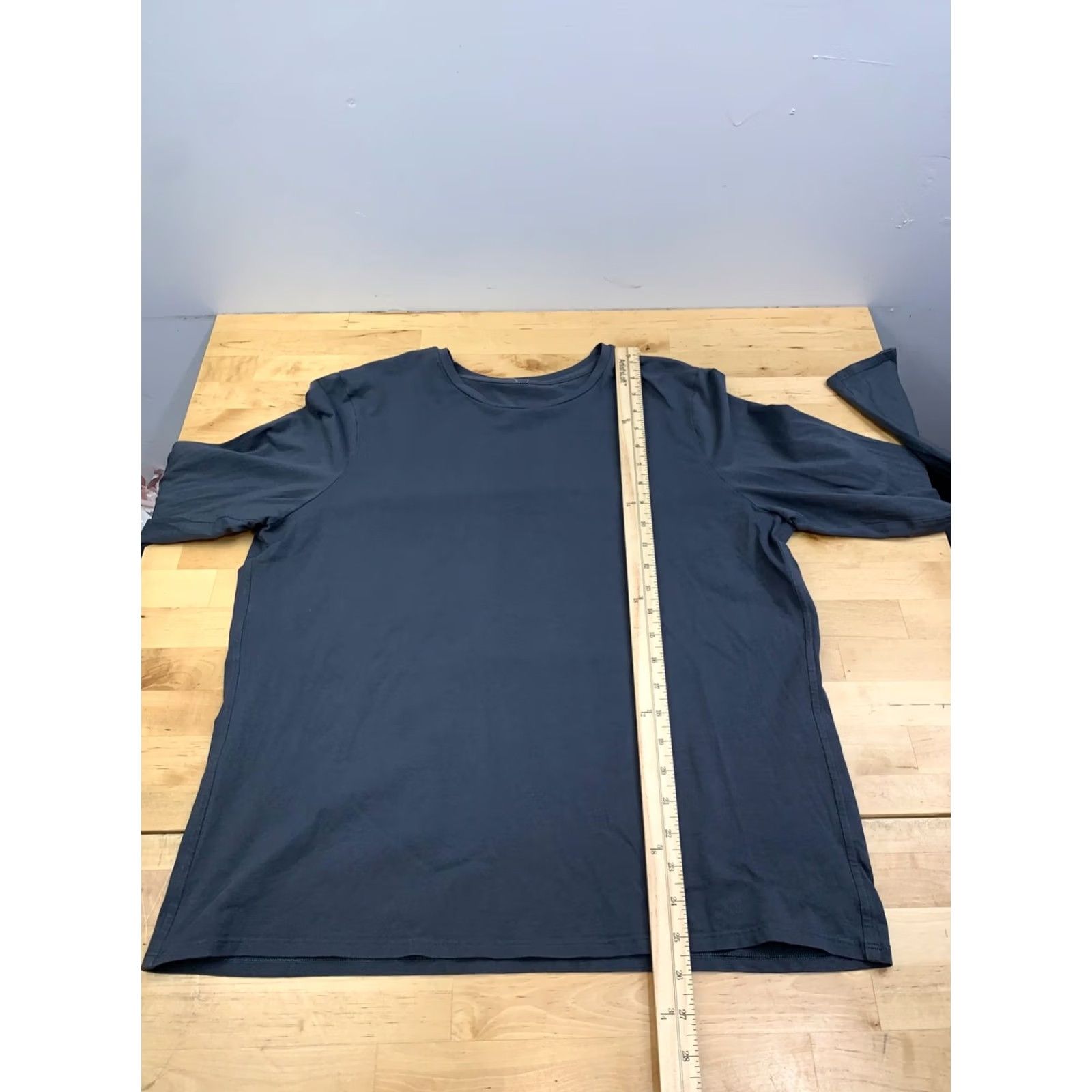 Lululemon Lululemon Long Sleeve Shirt Women M/L Gray Pullover Casual Activewear 13312 Size M / US 6-8 / IT 42-44 - 3 Thumbnail