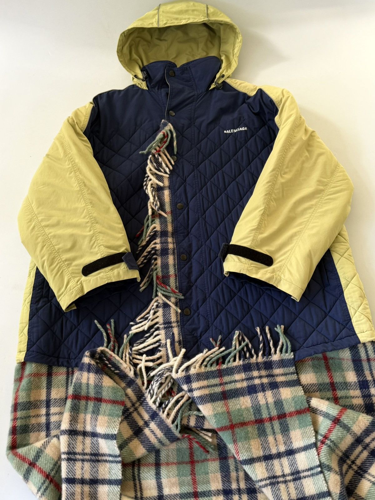 Balenciaga Balenciaga 2018 Pre-Fall Quilted Coat with Muffler Docking Size US XL / EU 56 / 4 - 5 Thumbnail