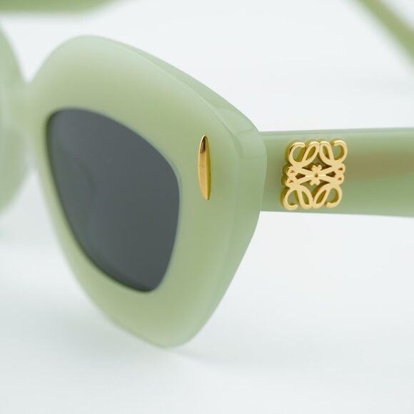 Loewe Loewe LW40127I 95A Sunglasses Green Cat Eye Frame, Grey Size ONE SIZE - 8 Thumbnail