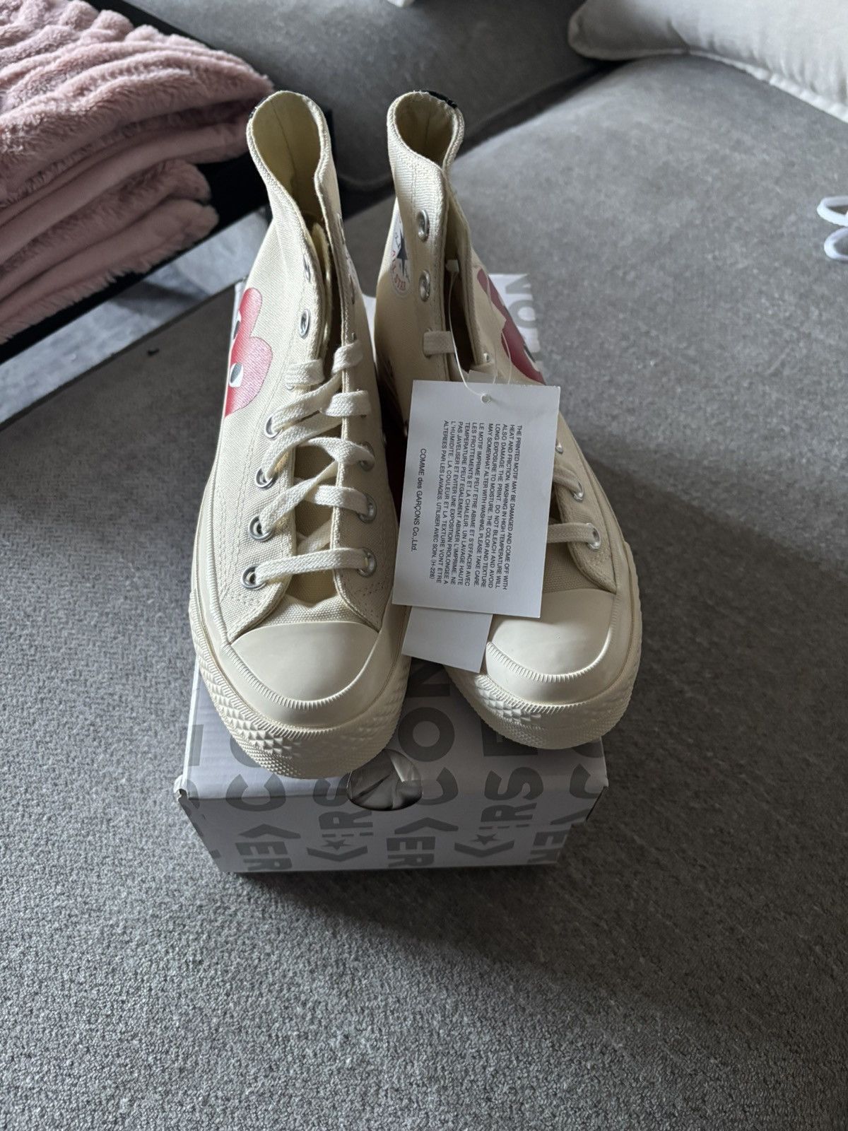 Comme des Garcons Comme des Garçons Play × Chuck 70 High 'Milk' Size US 5 / IT 35 - 2 Thumbnail
