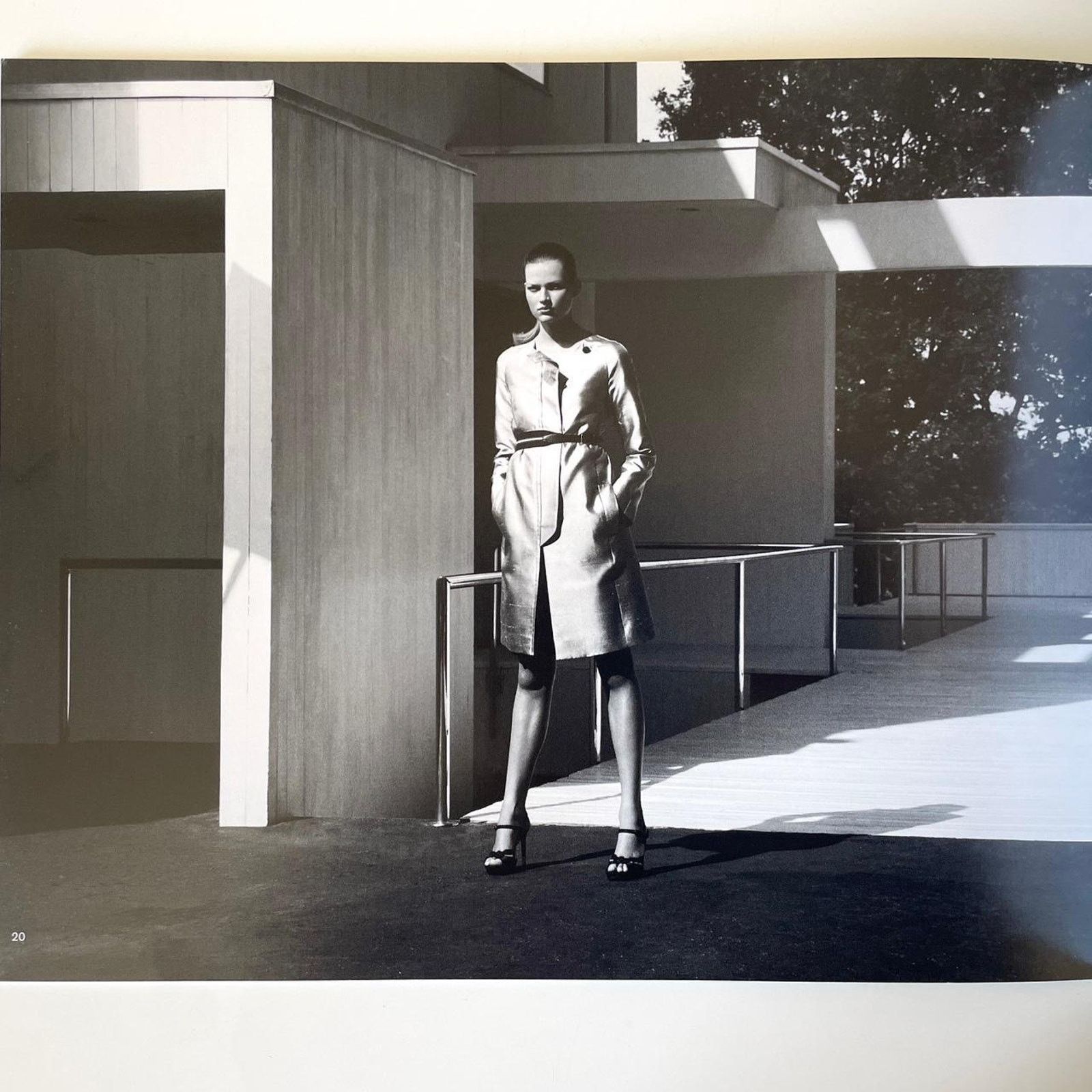 & Other Stories × Celine × Vintage Céline cruise 2007 collection lookbook catalog Size ONE SIZE - 2 Thumbnail