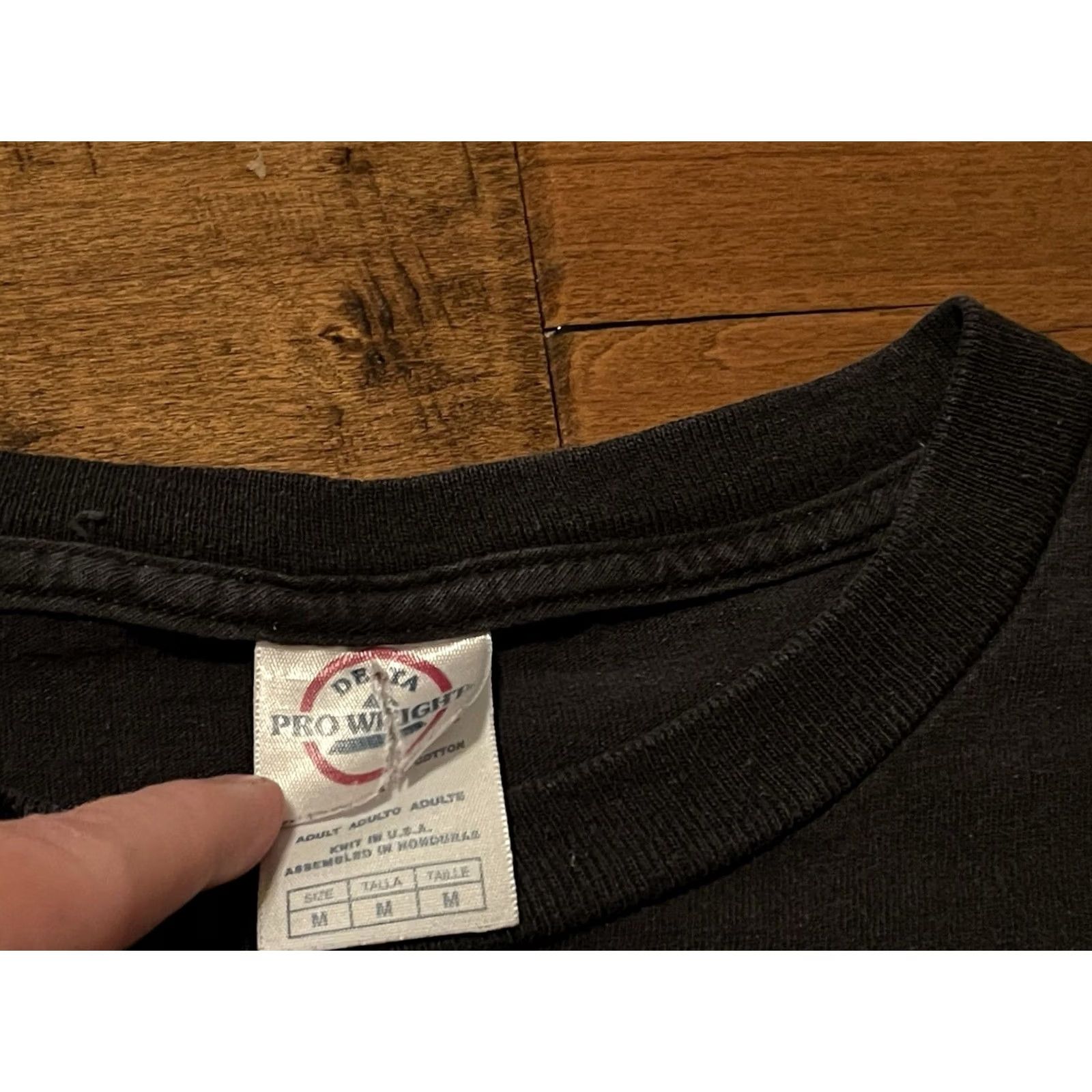 Delta Vintage Chicago City Loop Michigan Ave Distressed Graffiti T-Shirt Adult M Y2K Size US M / EU 48-50 / 2 - 5 Thumbnail